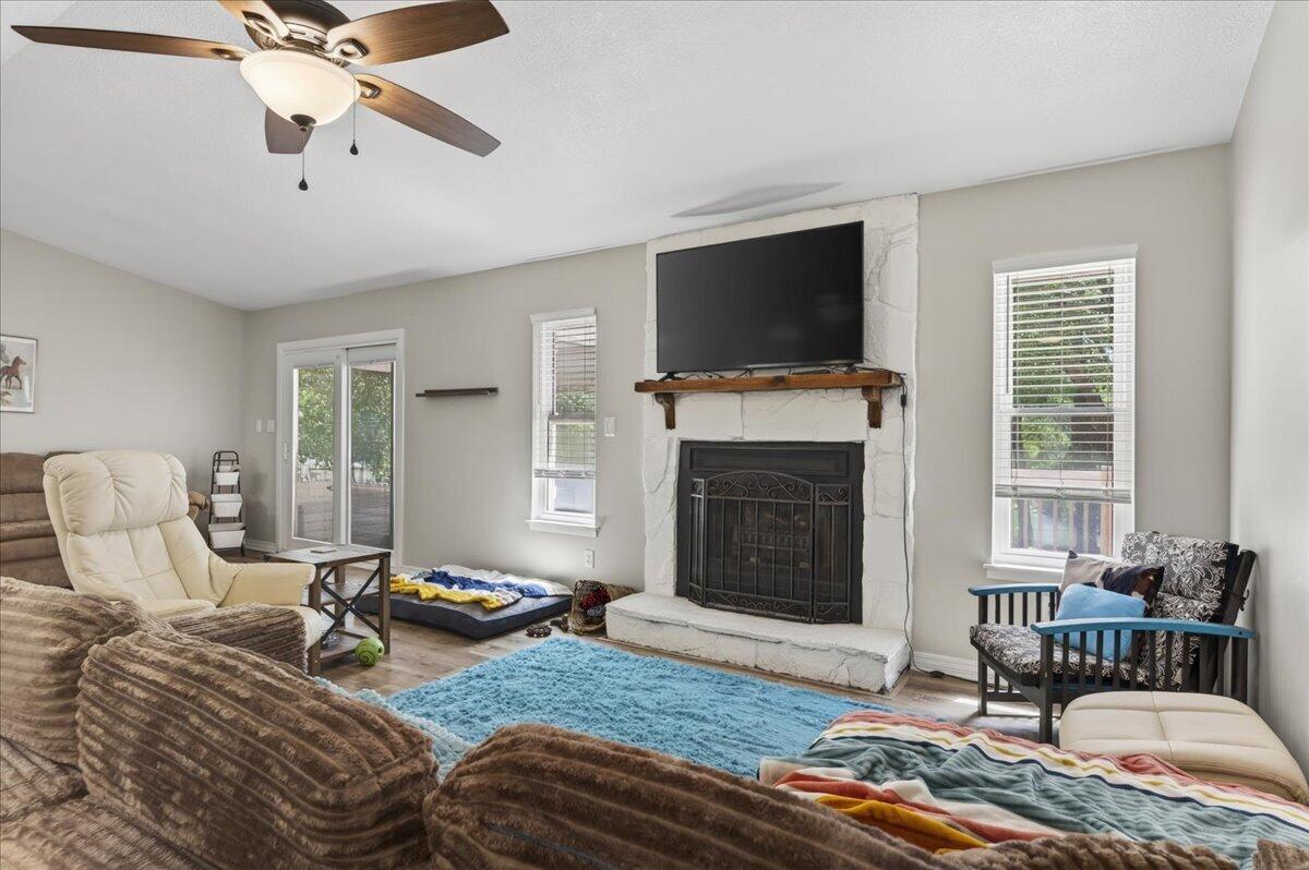 KENNEDY LAKES 1ST ADDN - Residential