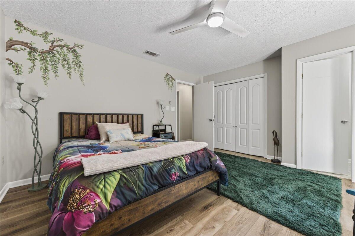 KENNEDY LAKES 1ST ADDN - Residential