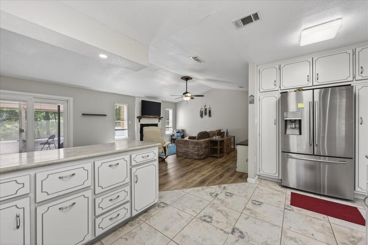 KENNEDY LAKES 1ST ADDN - Residential