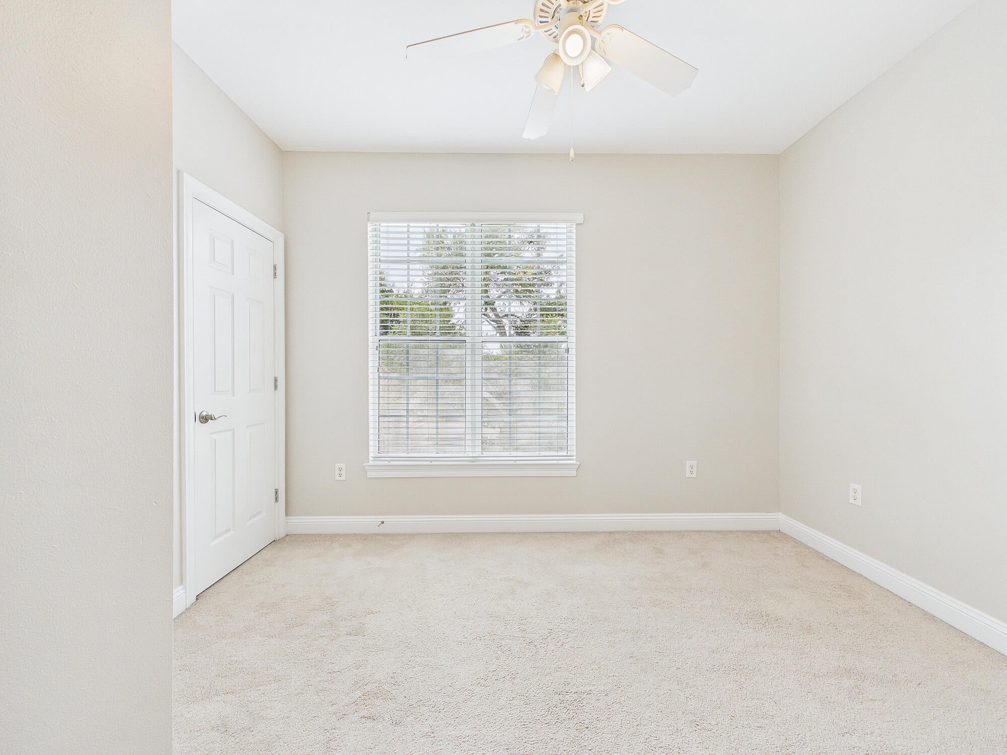 WALTON OAKS TOWNHOMES - Residential