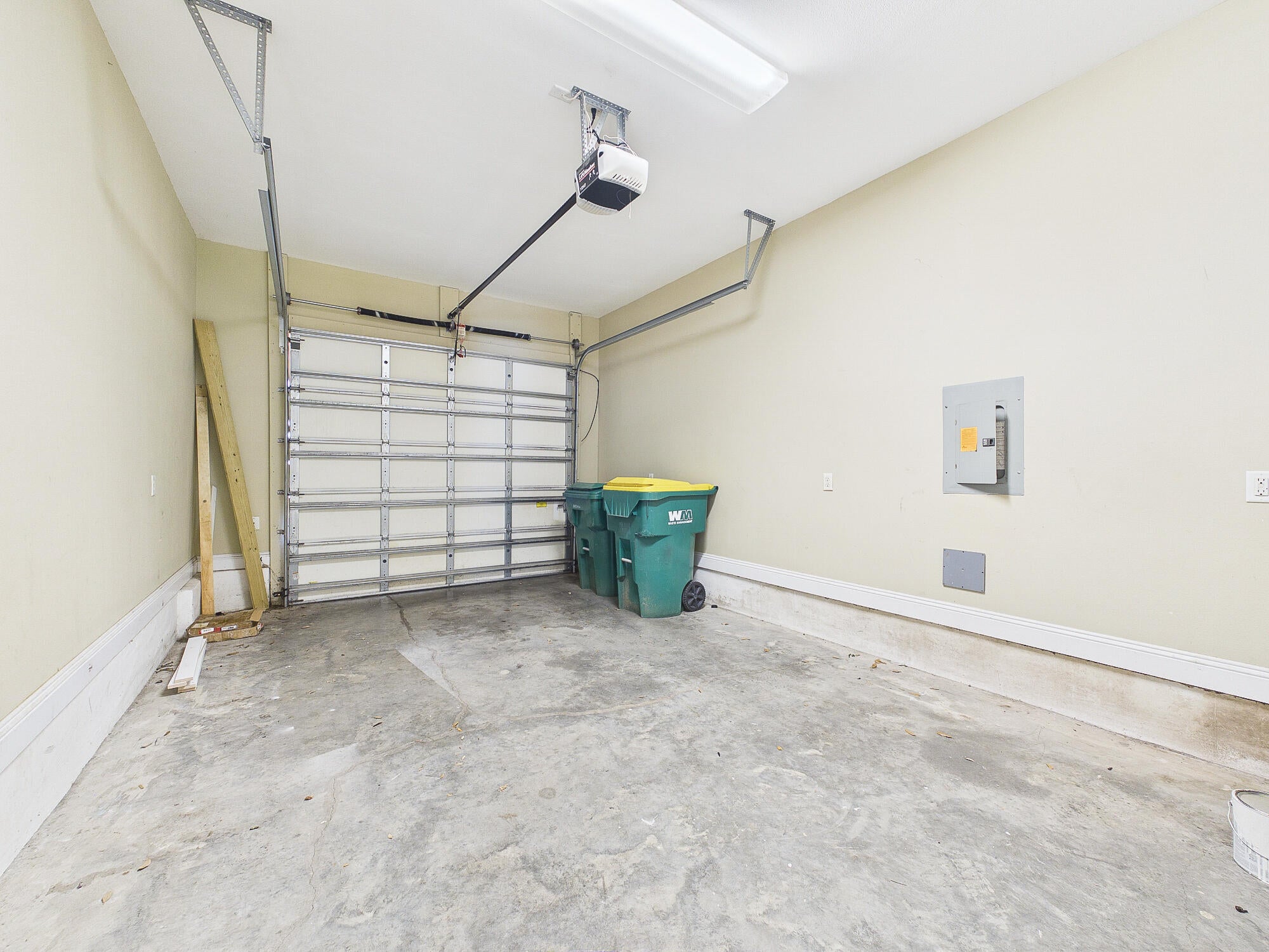 WALTON OAKS TOWNHOMES - Residential