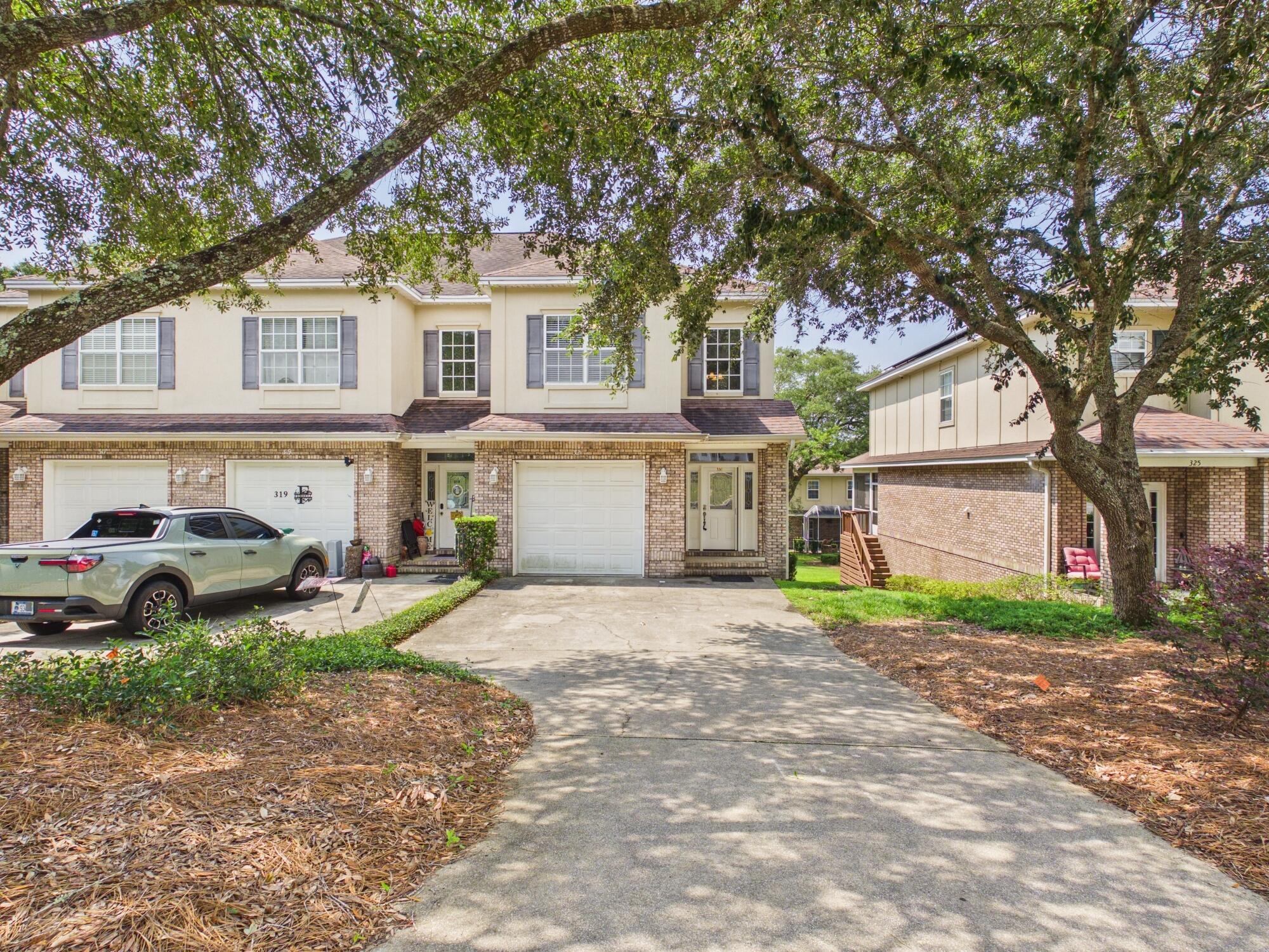 WALTON OAKS TOWNHOMES - Residential
