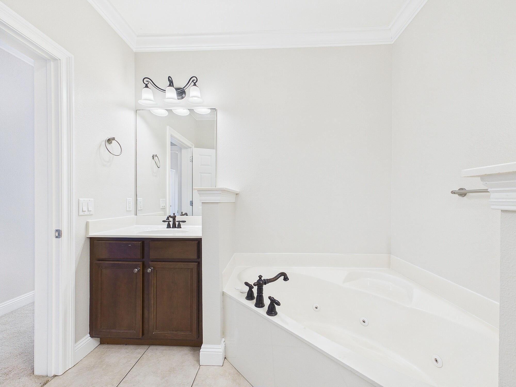 WALTON OAKS TOWNHOMES - Residential