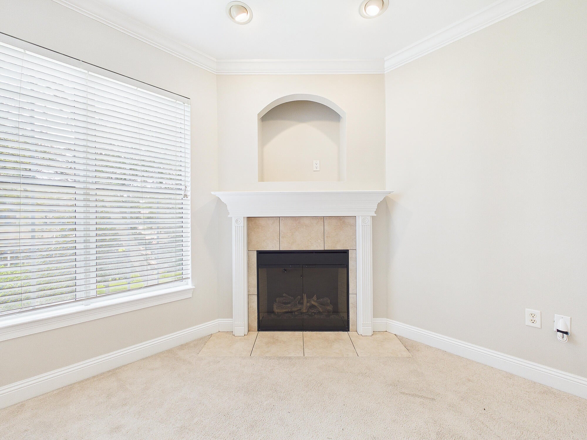 WALTON OAKS TOWNHOMES - Residential