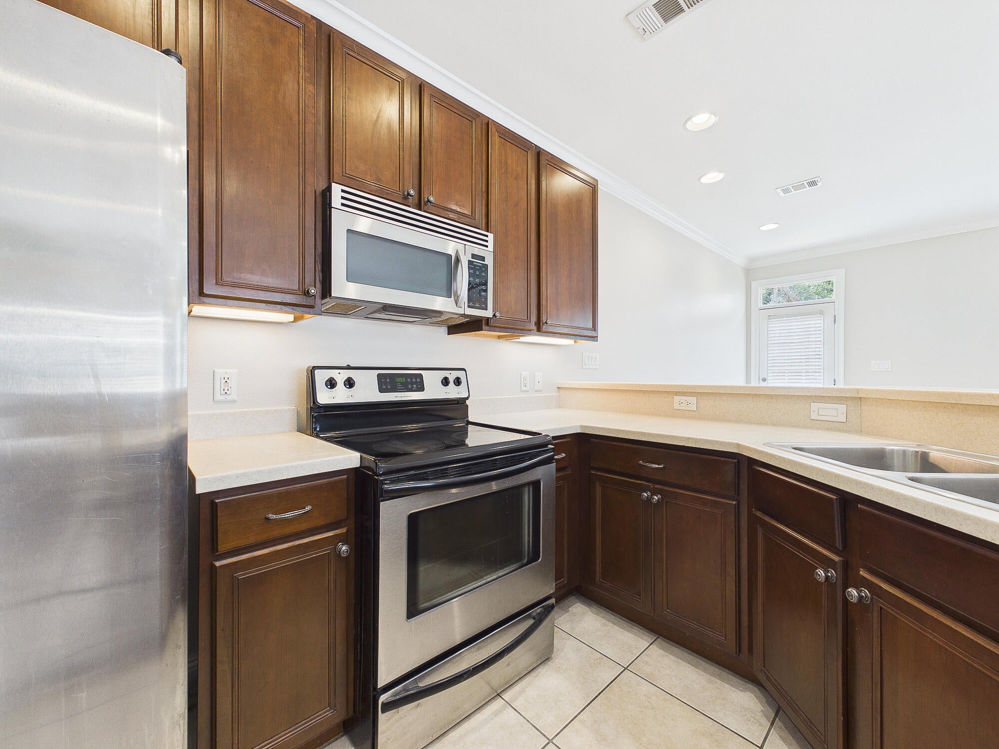 WALTON OAKS TOWNHOMES - Residential