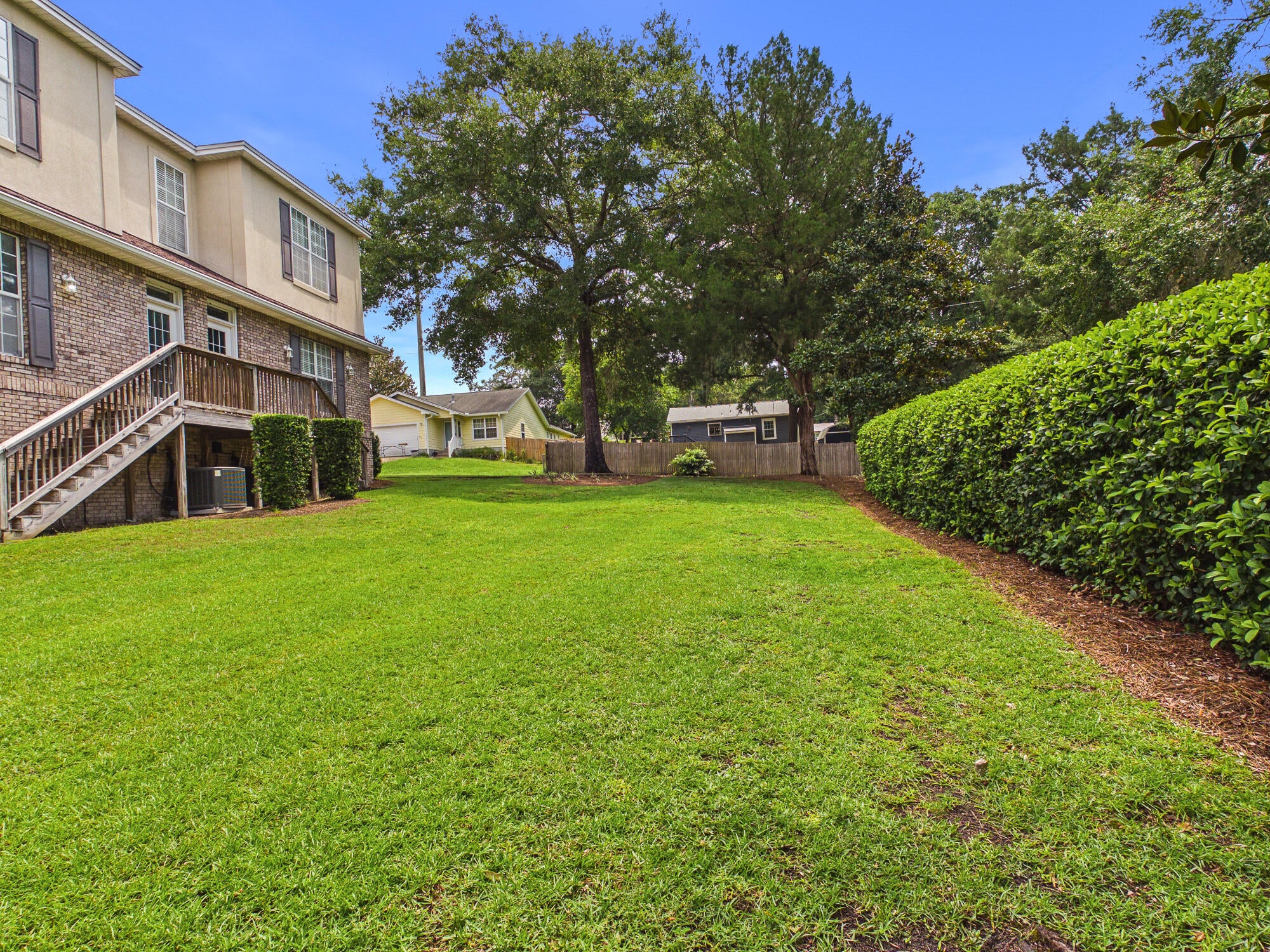 WALTON OAKS TOWNHOMES - Residential