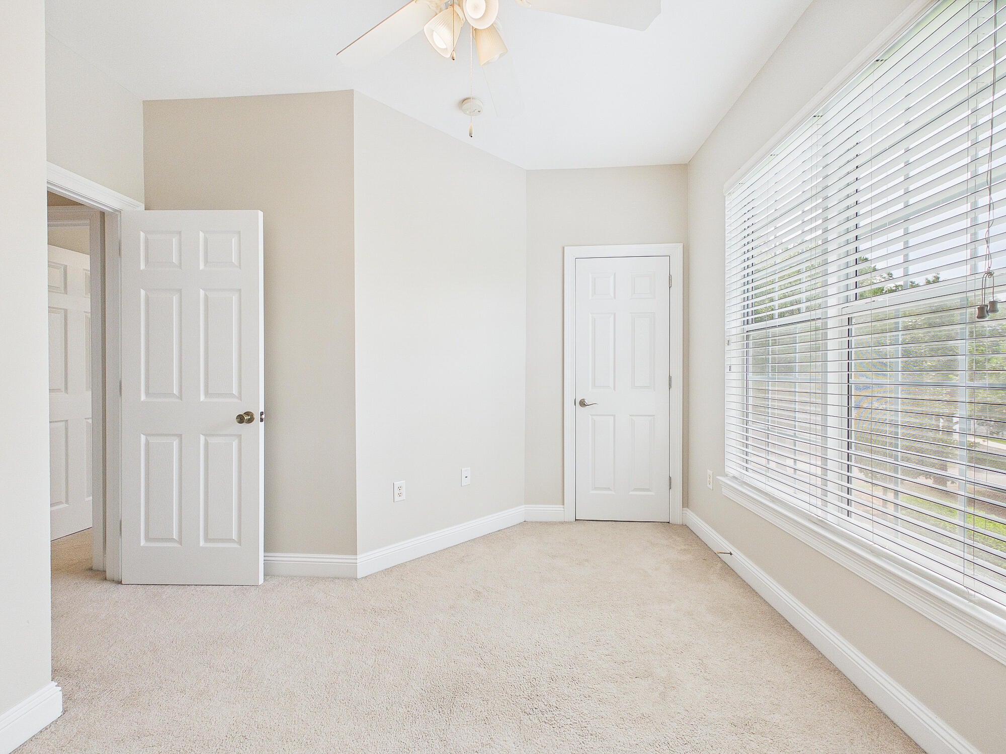 WALTON OAKS TOWNHOMES - Residential