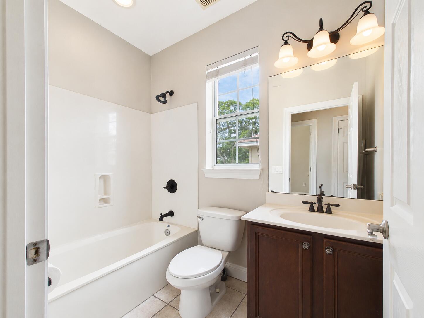 WALTON OAKS TOWNHOMES - Residential