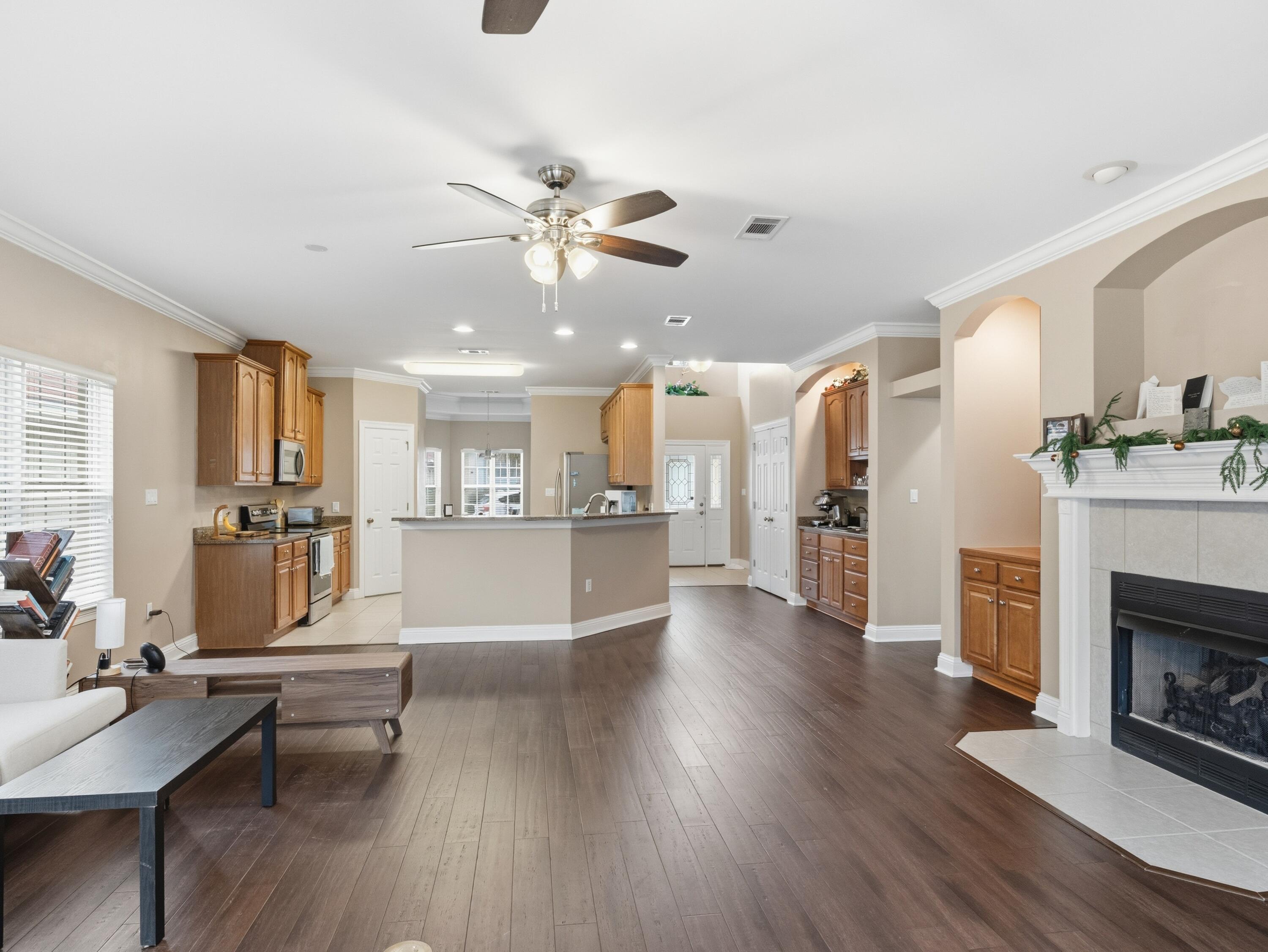 MEDITERRANEAN VILLAGE AT BLUEWATER BAY - Residential Lease
