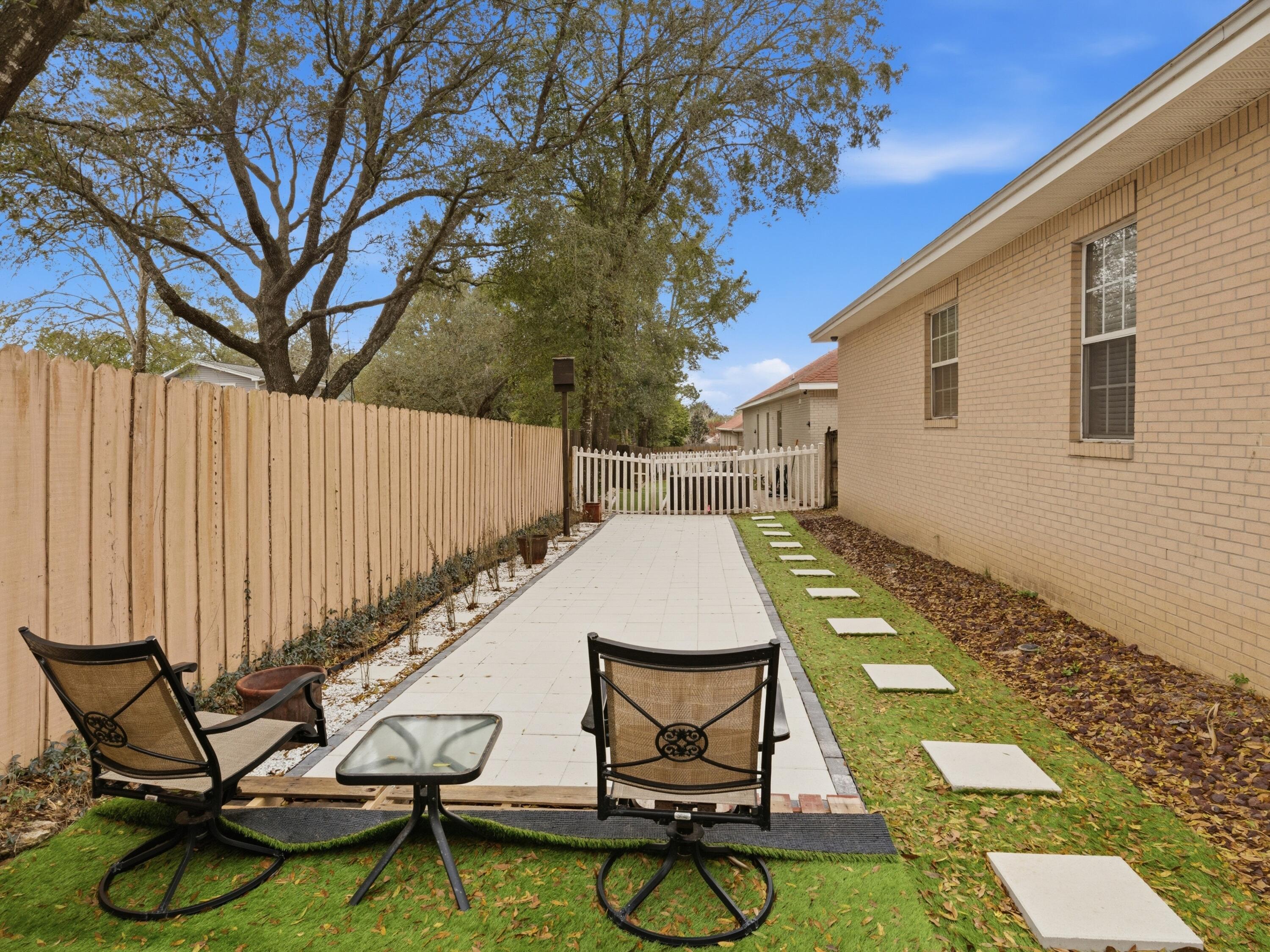MEDITERRANEAN VILLAGE AT BLUEWATER BAY - Residential Lease