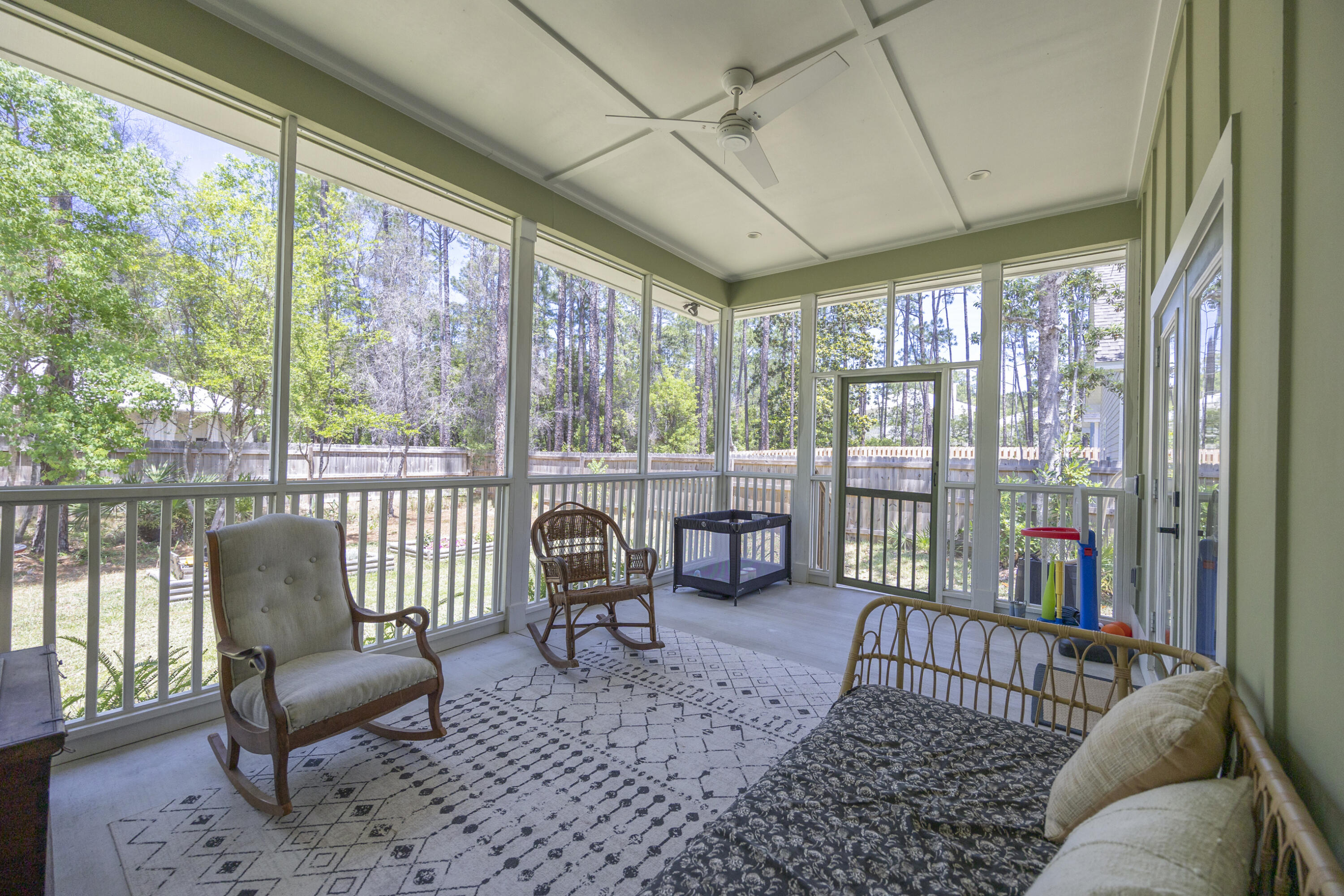 MAGNOLIA BEACH - Residential