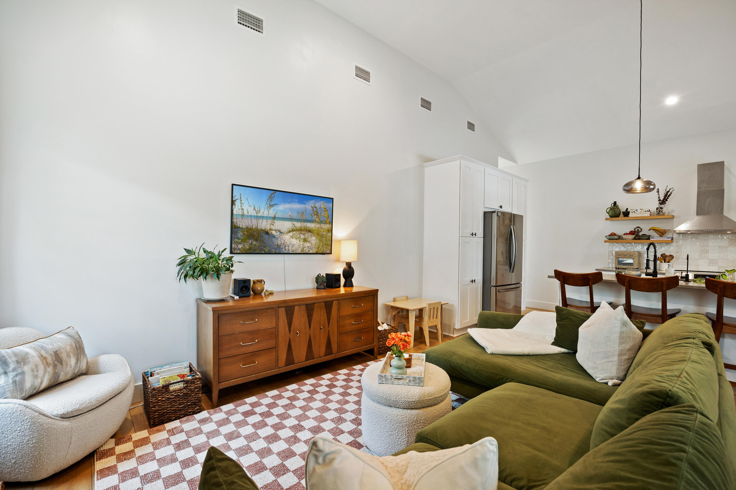 MAGNOLIA BEACH - Residential