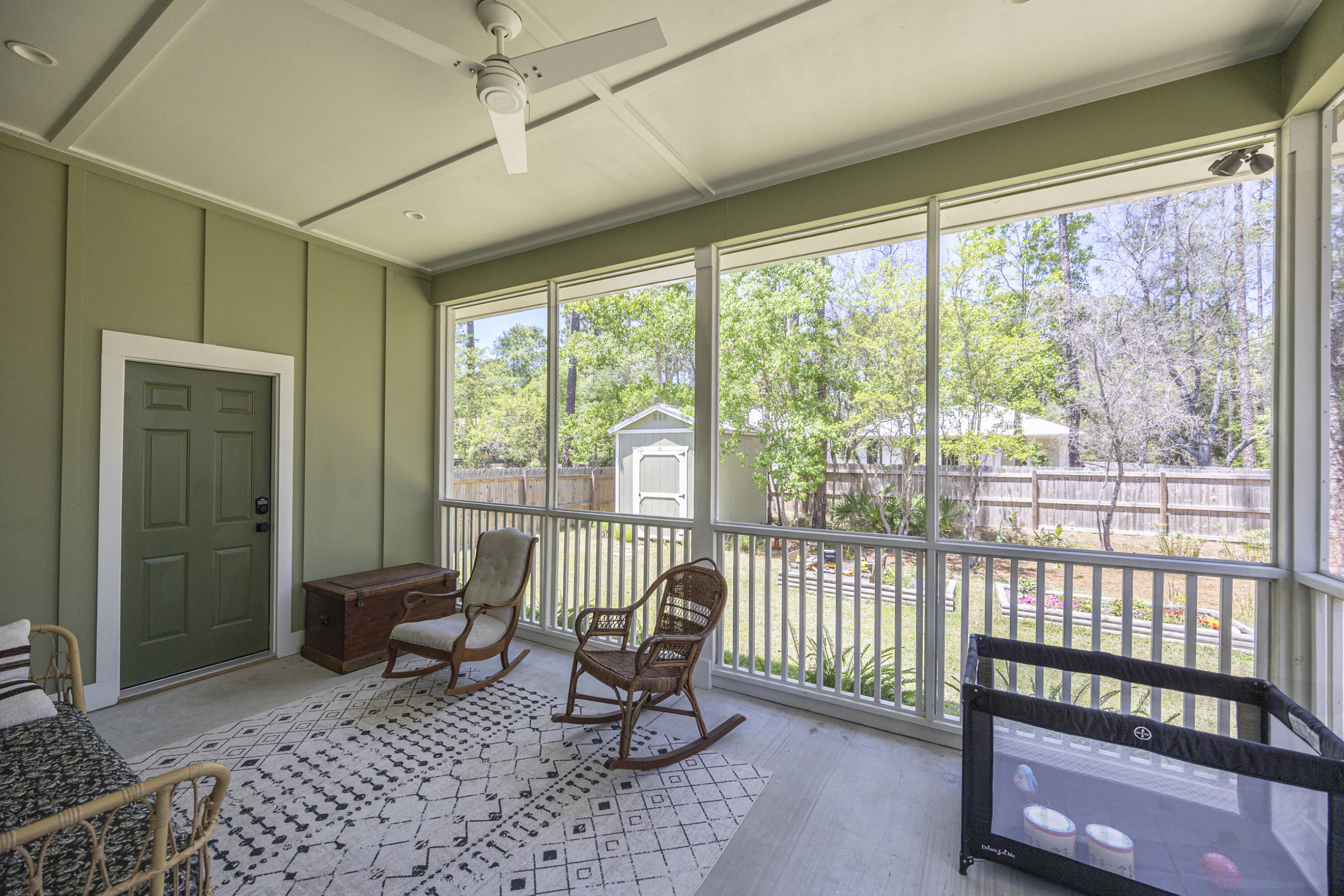 MAGNOLIA BEACH - Residential