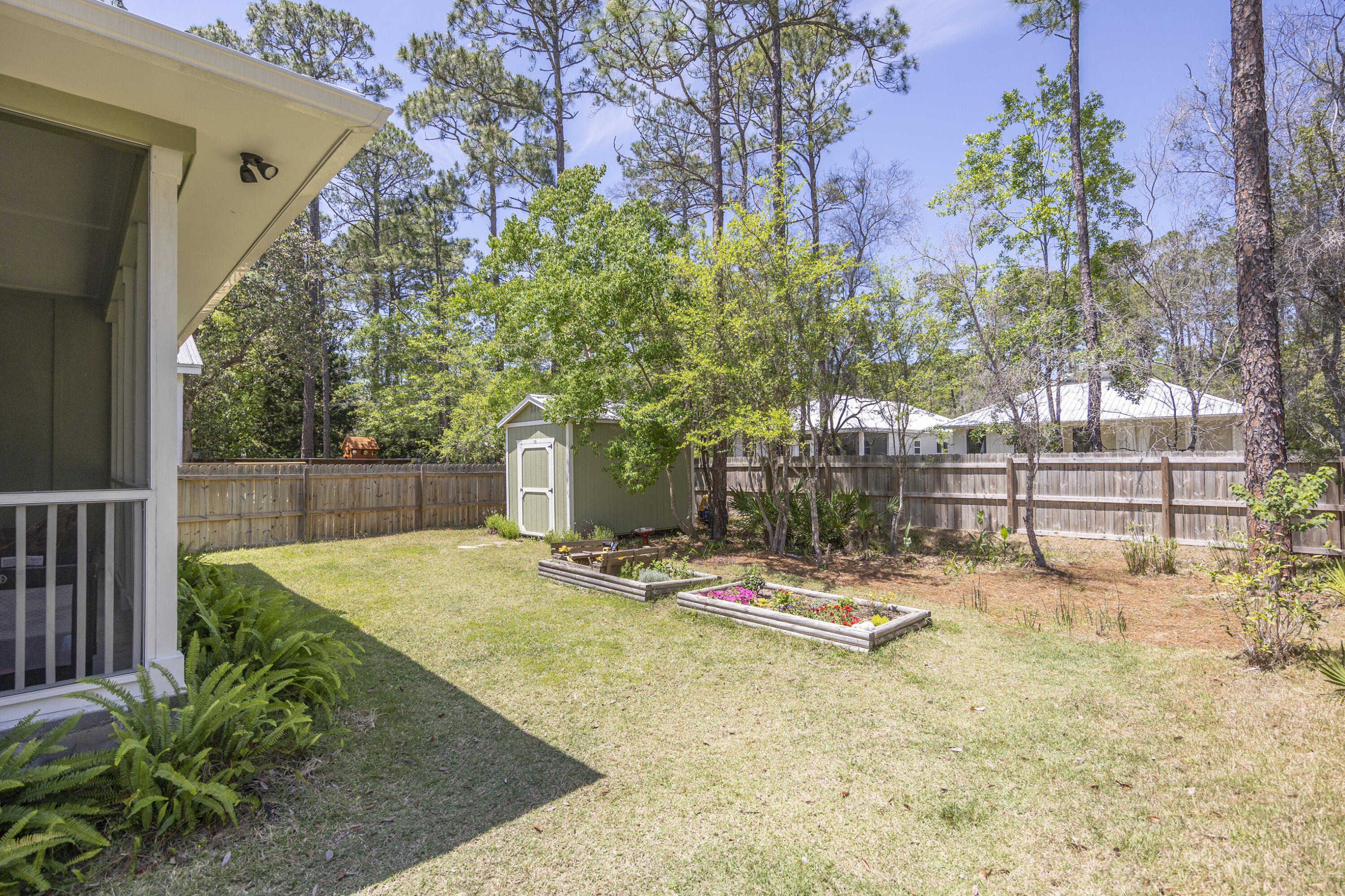 MAGNOLIA BEACH - Residential