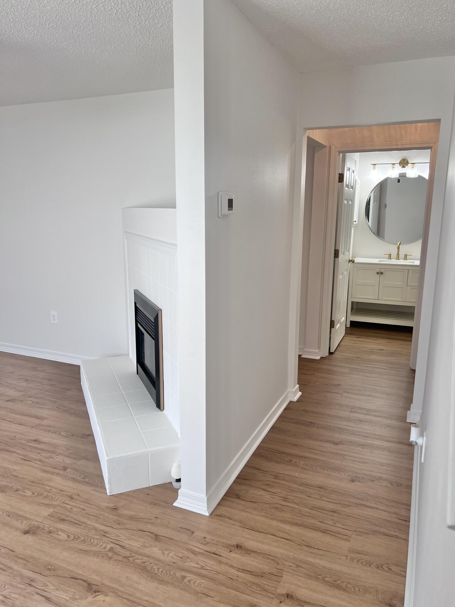 TWIN LAKES ESTATES - Residential Lease