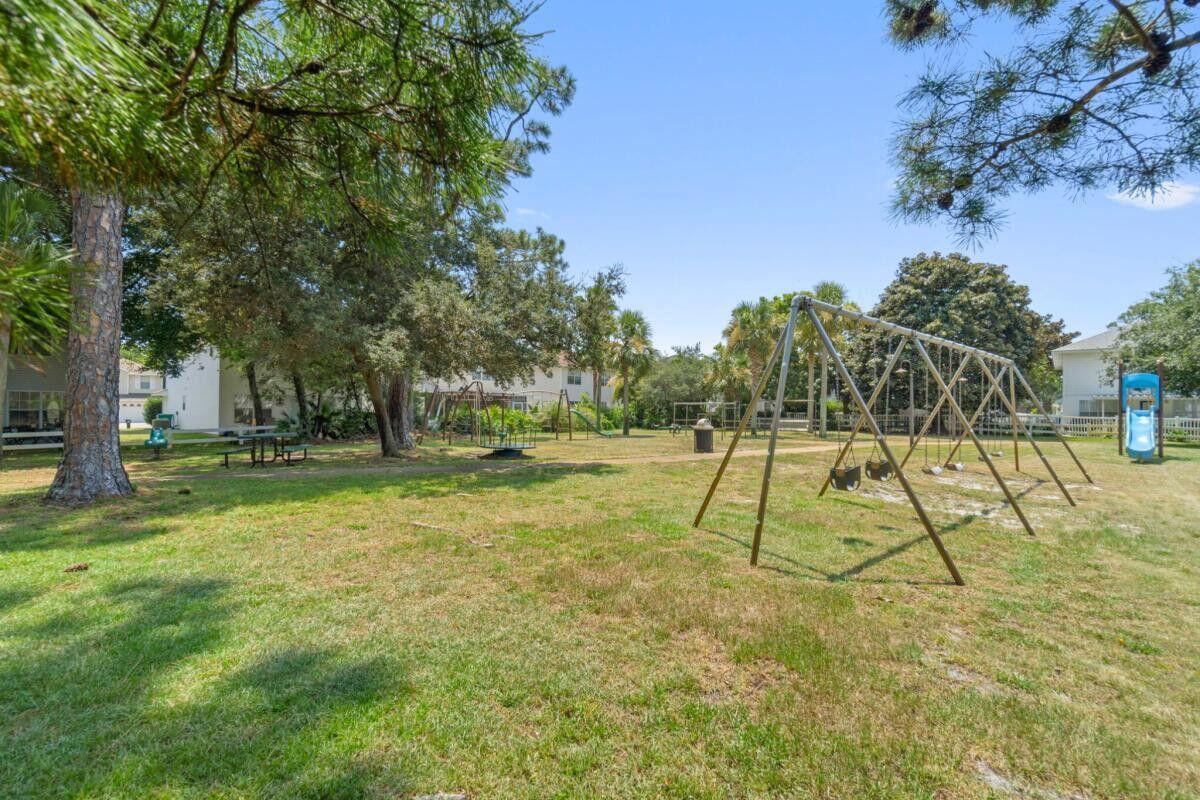 TWIN LAKES ESTATES - Residential Lease
