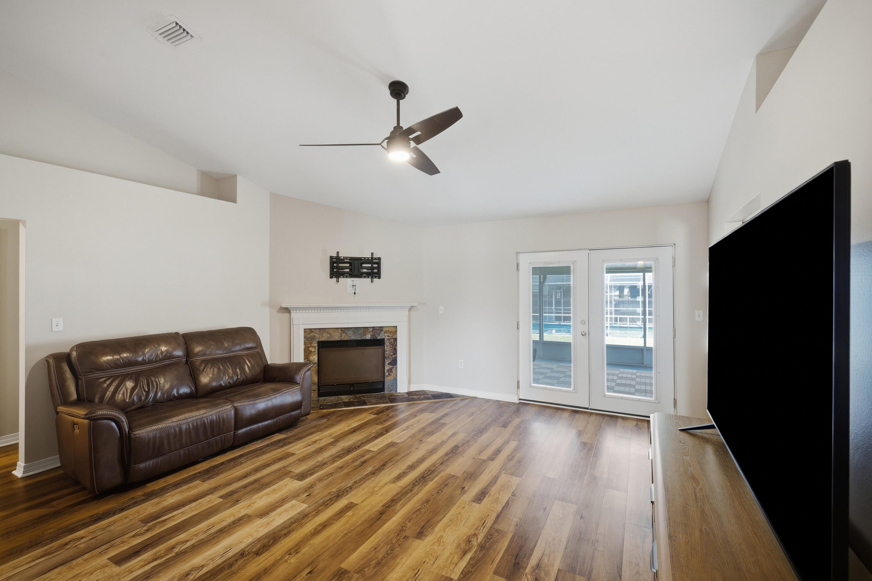 BRISTOL VILLAGE RAINTREE ESTATES - Residential