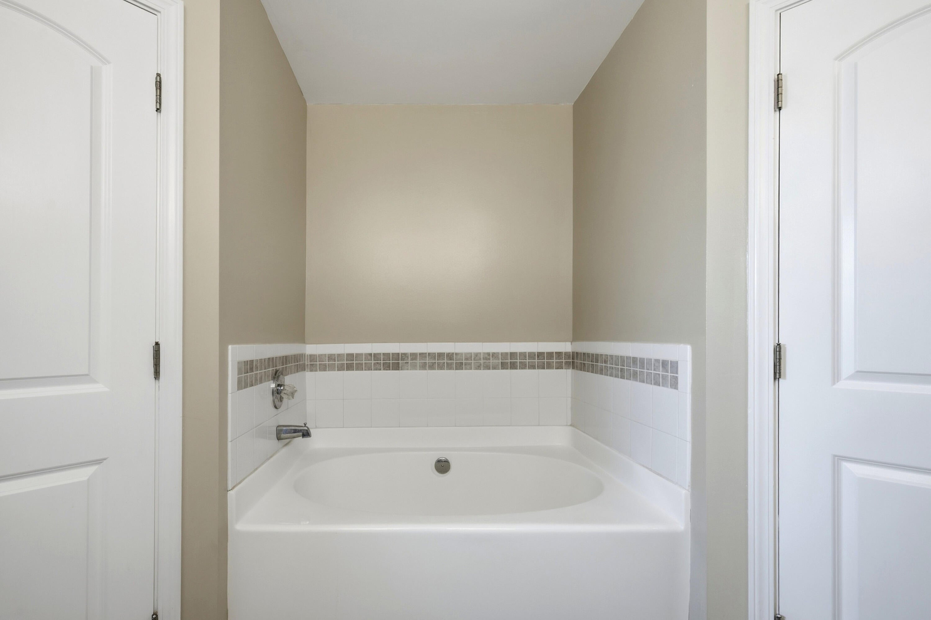 BRISTOL VILLAGE RAINTREE ESTATES - Residential