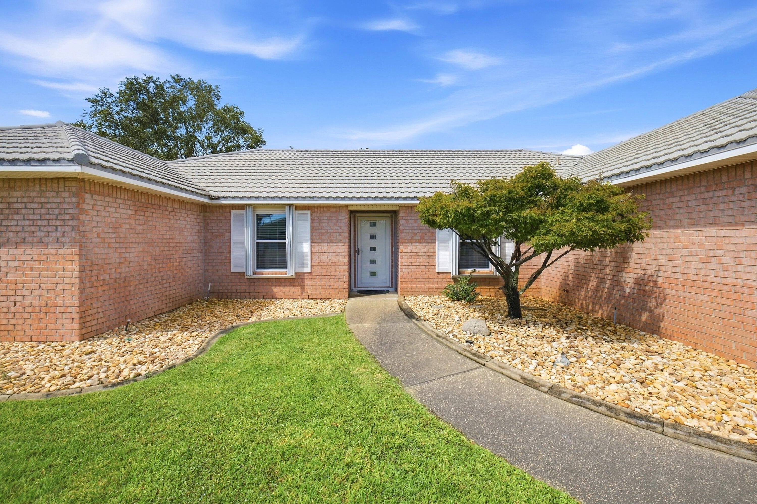 BRISTOL VILLAGE RAINTREE ESTATES - Residential