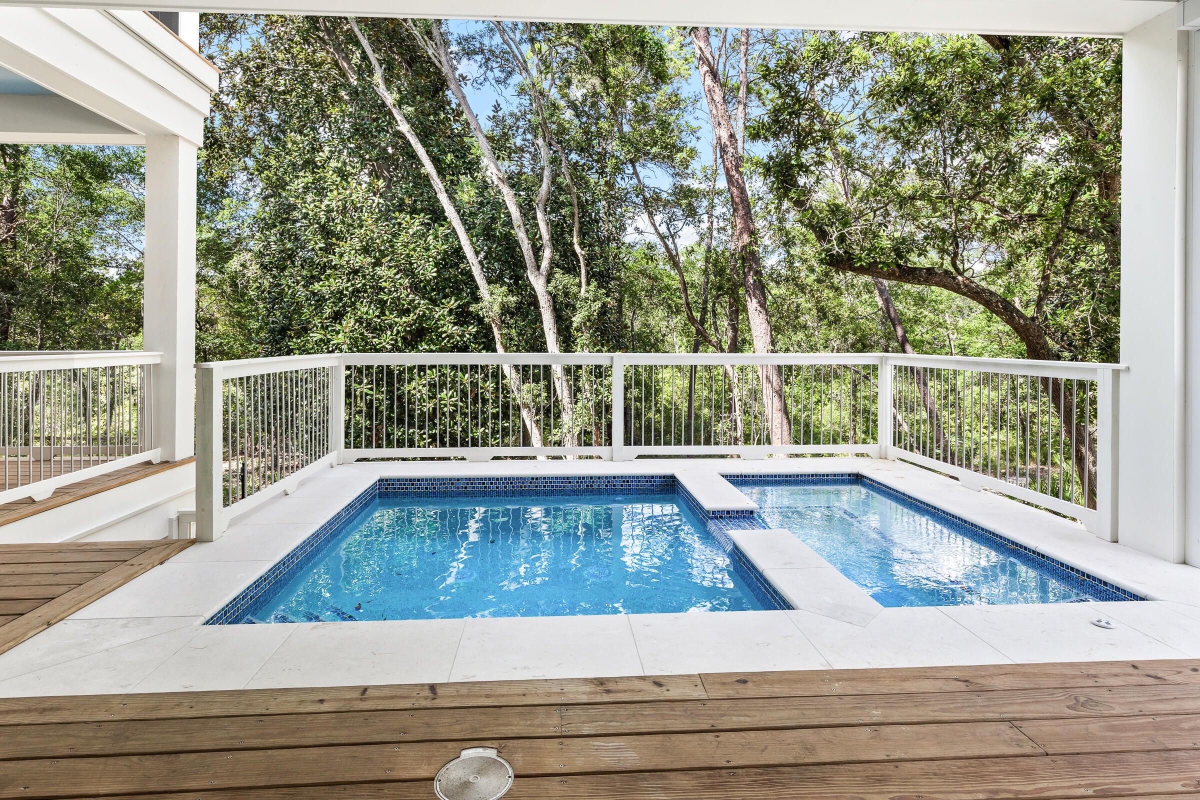 SEAGROVE SHORES 4TH ADD - Residential