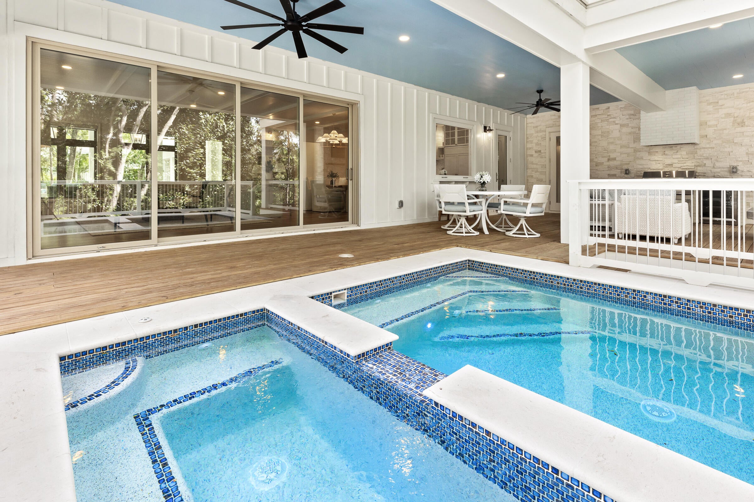 SEAGROVE SHORES 4TH ADD - Residential