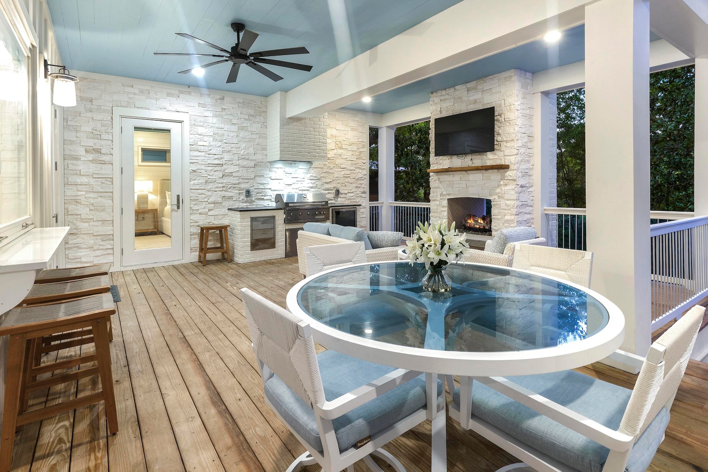 SEAGROVE SHORES 4TH ADD - Residential
