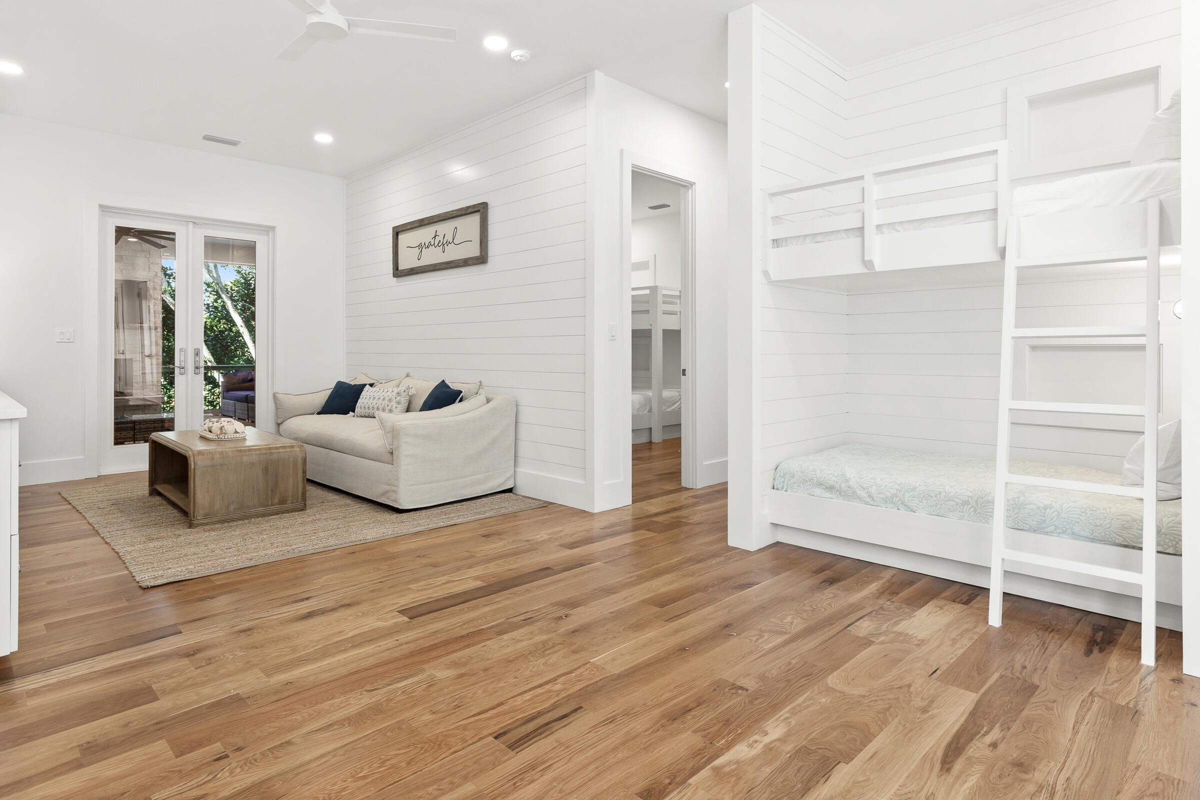 SEAGROVE SHORES 4TH ADD - Residential