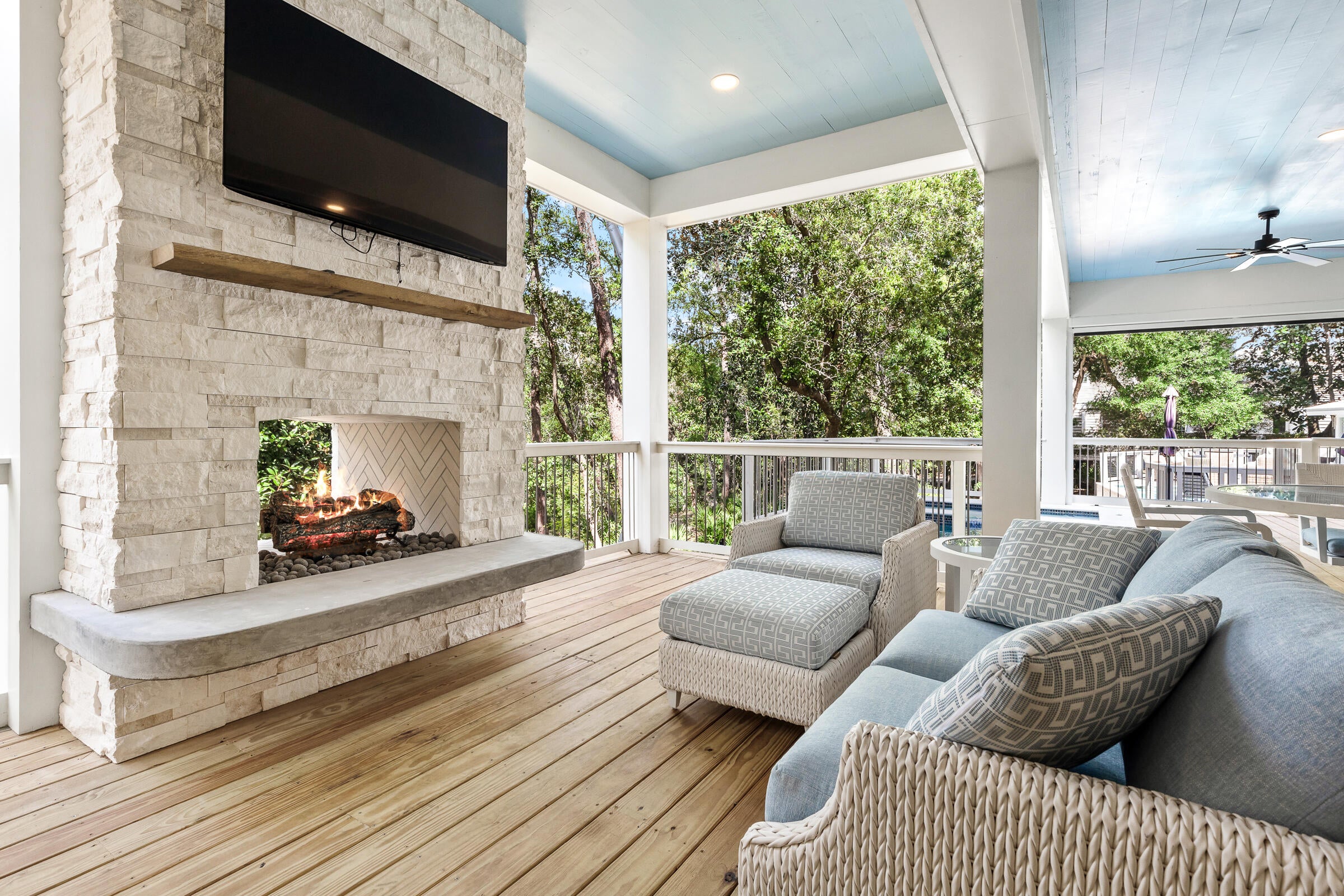 SEAGROVE SHORES 4TH ADD - Residential