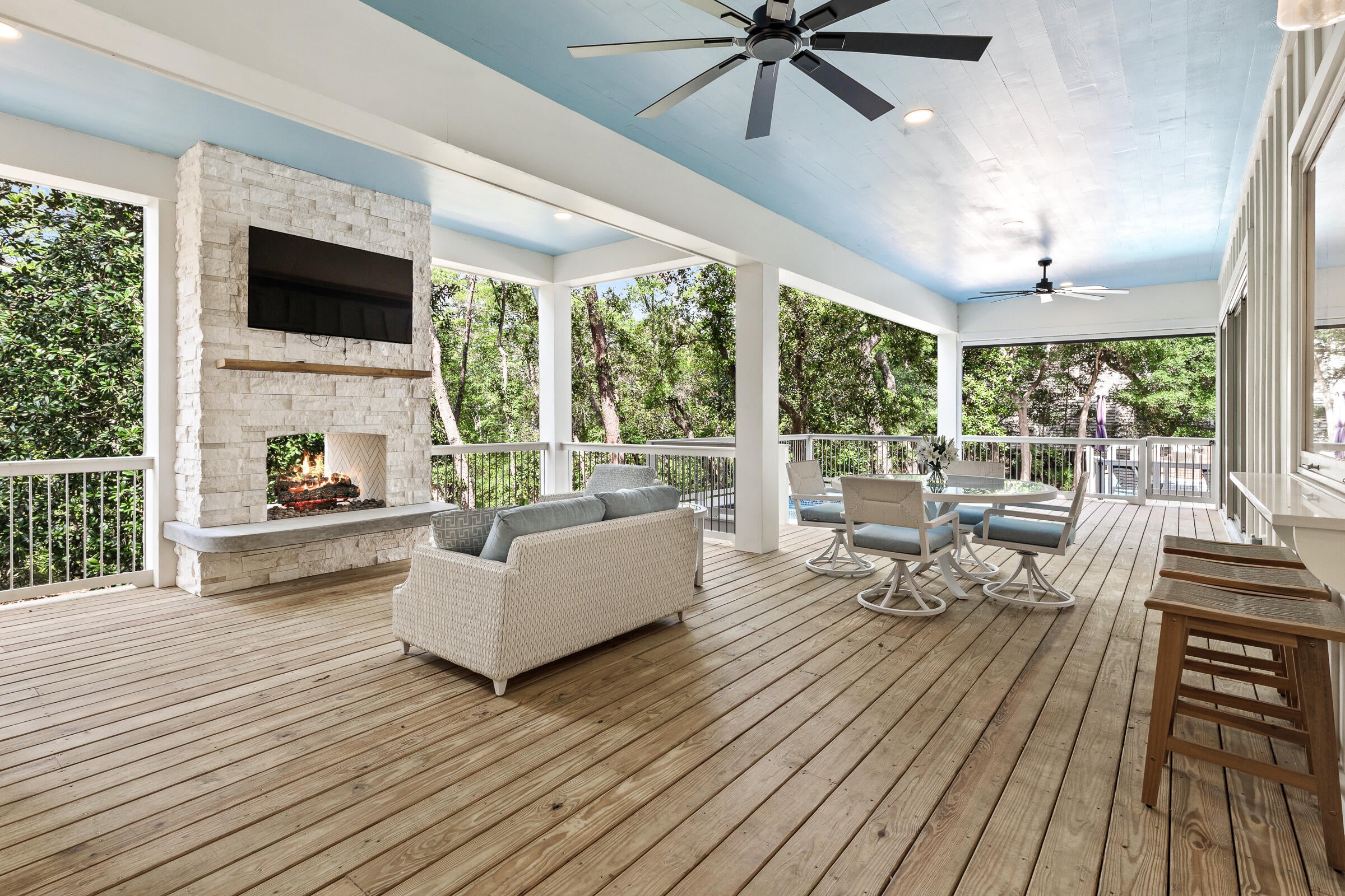 SEAGROVE SHORES 4TH ADD - Residential