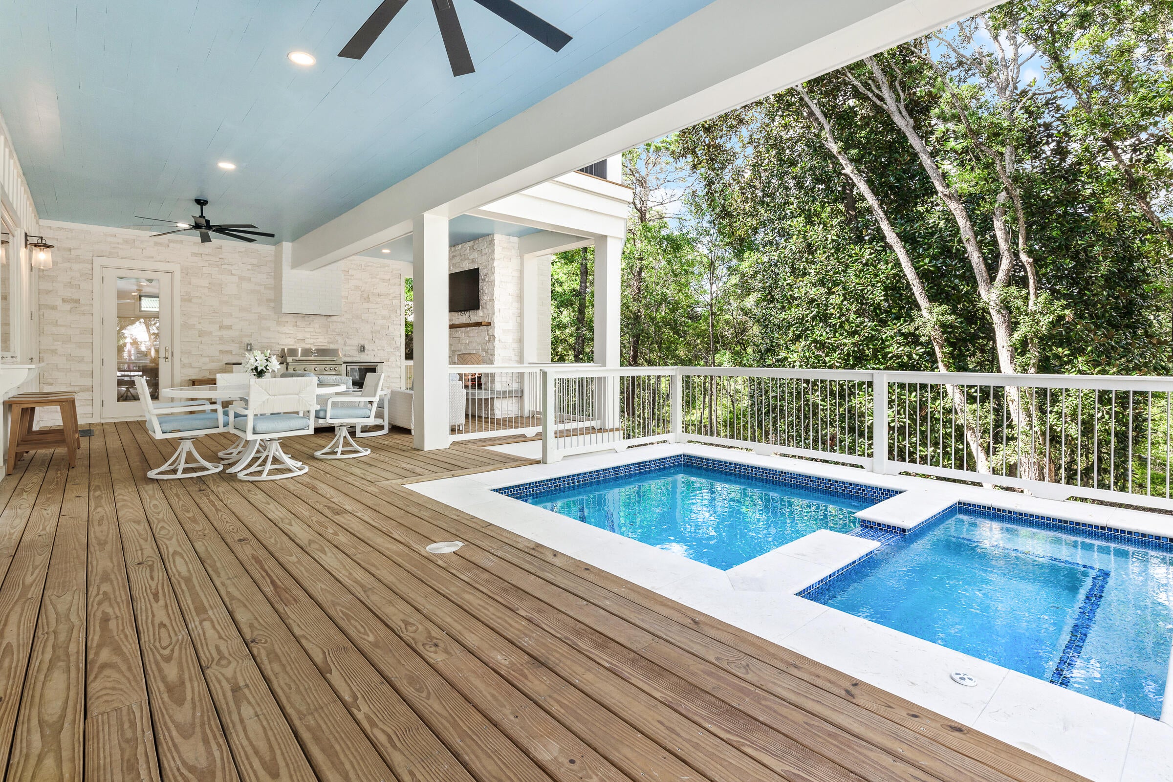 SEAGROVE SHORES 4TH ADD - Residential