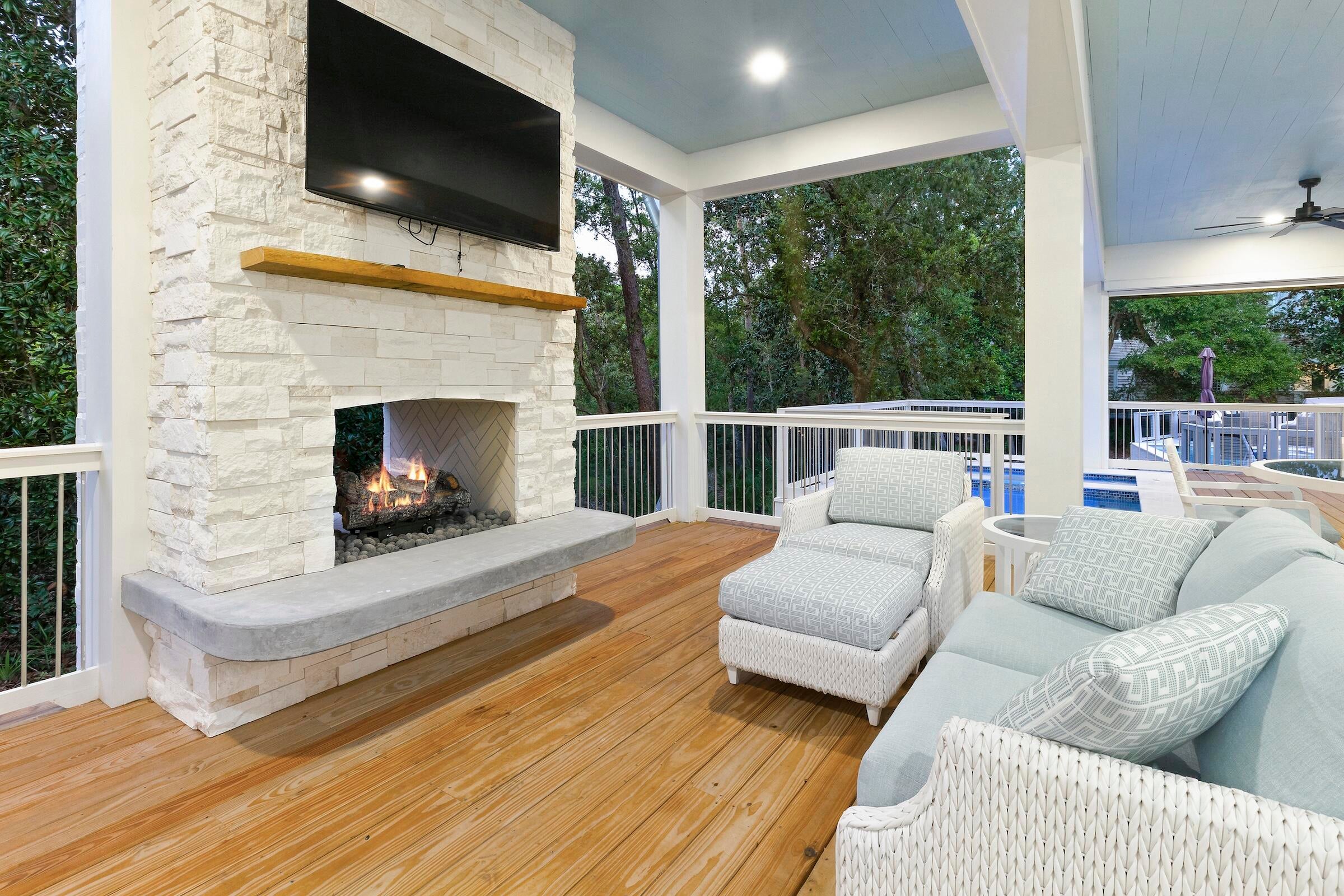 SEAGROVE SHORES 4TH ADD - Residential