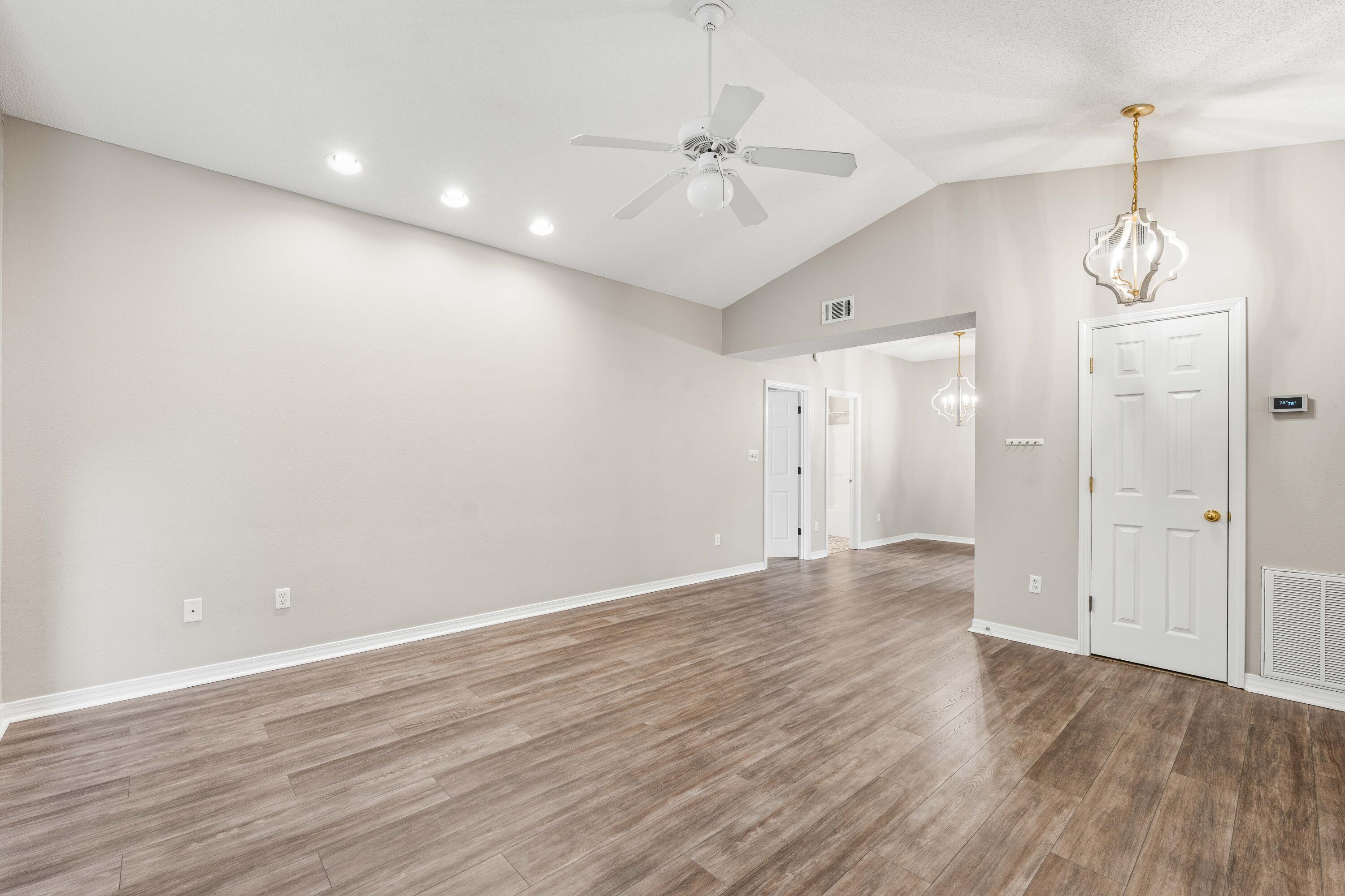 THE OAKS AT NICEVILLE - Residential