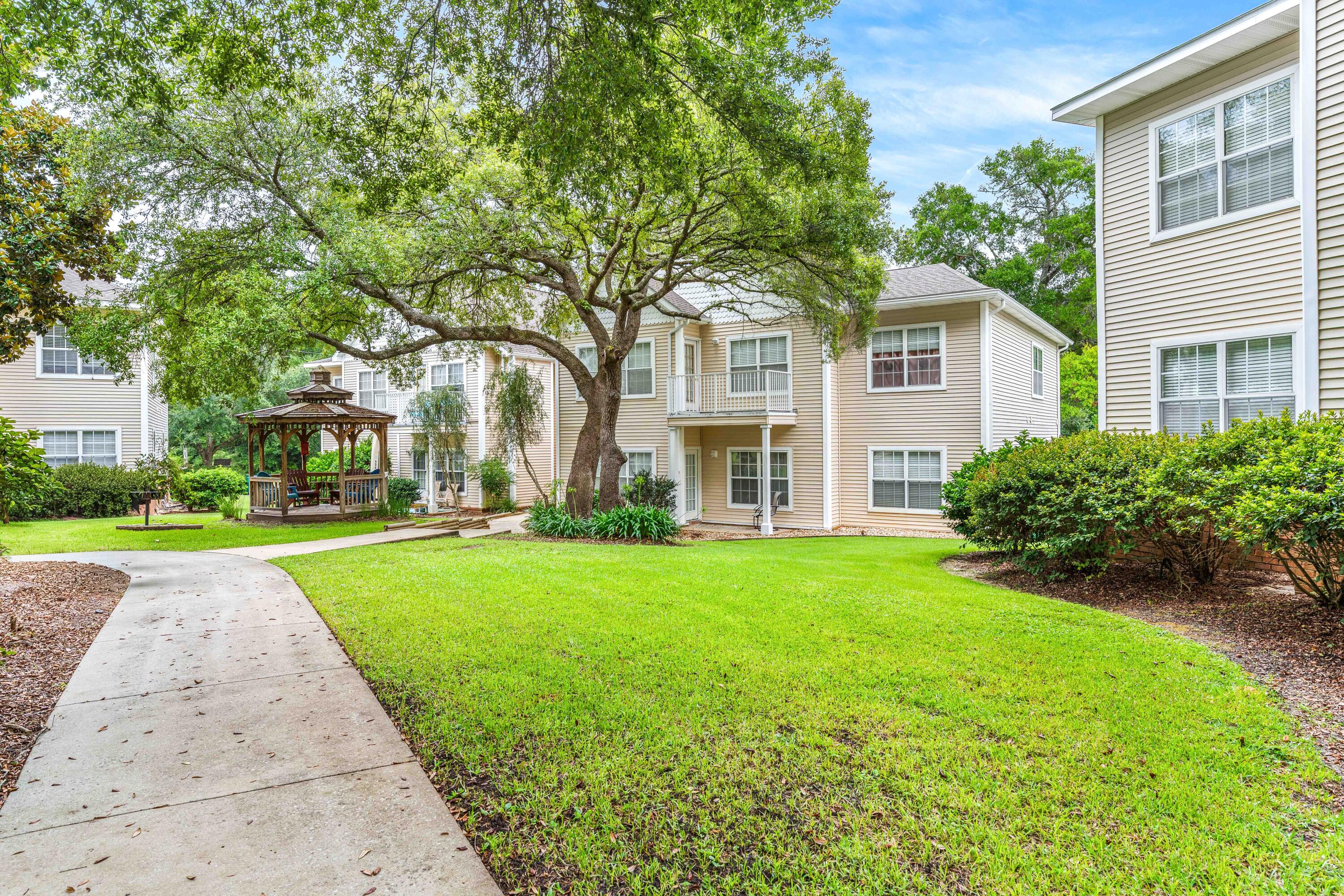 THE OAKS AT NICEVILLE - Residential