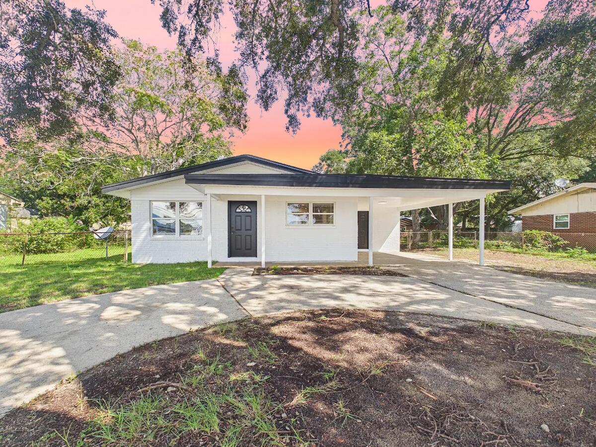 Completely Renovated Gem in Fort Walton Beach! This 3-bedroom, 2-bathroom home has undergone a full renovation including complete electrical rewire and a brand new roof - nothing to do here but move in! The open-concept living space features brand new luxury vinyl plank flooring throughout, fresh paint, and modern ceiling fans in every room. The kitchen shines with crisp white shaker-style cabinetry, quartz countertops, tile backsplash, and a brand new stainless steel appliance package including refrigerator, range, dishwasher, and microwave. Both bathrooms have been fully updated with new vanities, tile surrounds, and fixtures, and each bedroom offers its own closet space. A dedicated laundry room adds everyday convenience. Outside, enjoy a covered carport, a patio area, and a spacious backyard with room to spare - including space for RV parking. Centrally located in the heart of Fort Walton Beach, this move-in ready home won't last long!
HVAC 2023, HWH 2024