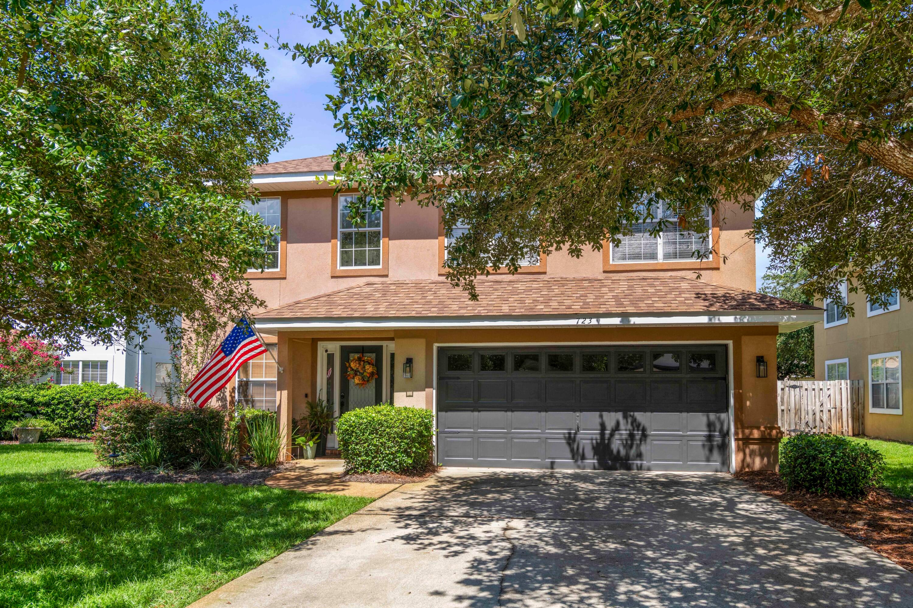 Seller Offering $5k credit to buyer at closing! Beautiful pool home in Driftwood Estates! 
Welcome to this spacious 4-bedroom, 3-bath home located in the desirable community of Driftwood Estates. Featuring an open floor plan and a generously sized living room, this home offers the perfect layout for both everyday living and entertaining.

The kitchen has abundant counter space, and a large eat-in dining area that opens directly to the patio. The spacious primary suite is located upstairs and features a garden tub, separate shower, and double vanity.

Step outside to the large, fenced-in backyard, where a beautiful private pool creates the perfect setting for relaxing, entertaining, and enjoying the Florida lifestyle!

Driftwood Estates is a wonderful community surrounded by the natural beauty of Choctawhatchee Bay and offers numerous ponds, a neighborhood park, and a convenient location close to shopping, restaurants, Sacred Heart Hospital, Grand Boulevard, and more. This home combines spacious living, outdoor enjoyment, and an ideal location all in one great property.