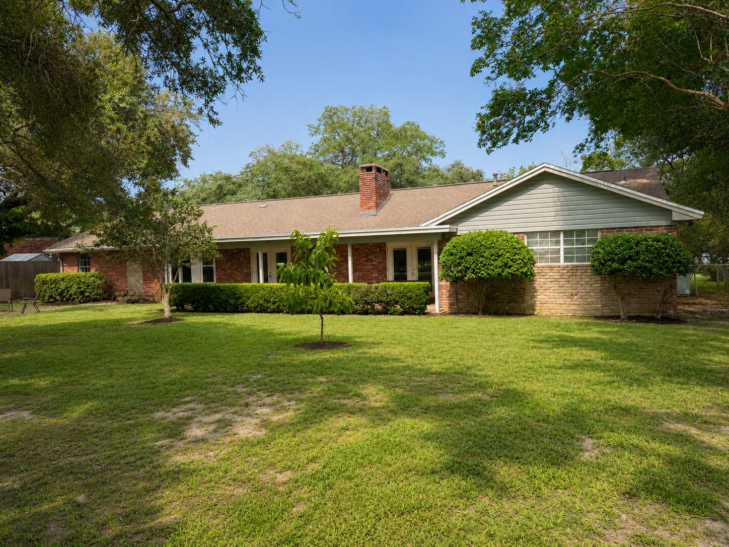 LAKE LORRAINE ESTATES - Residential Lease