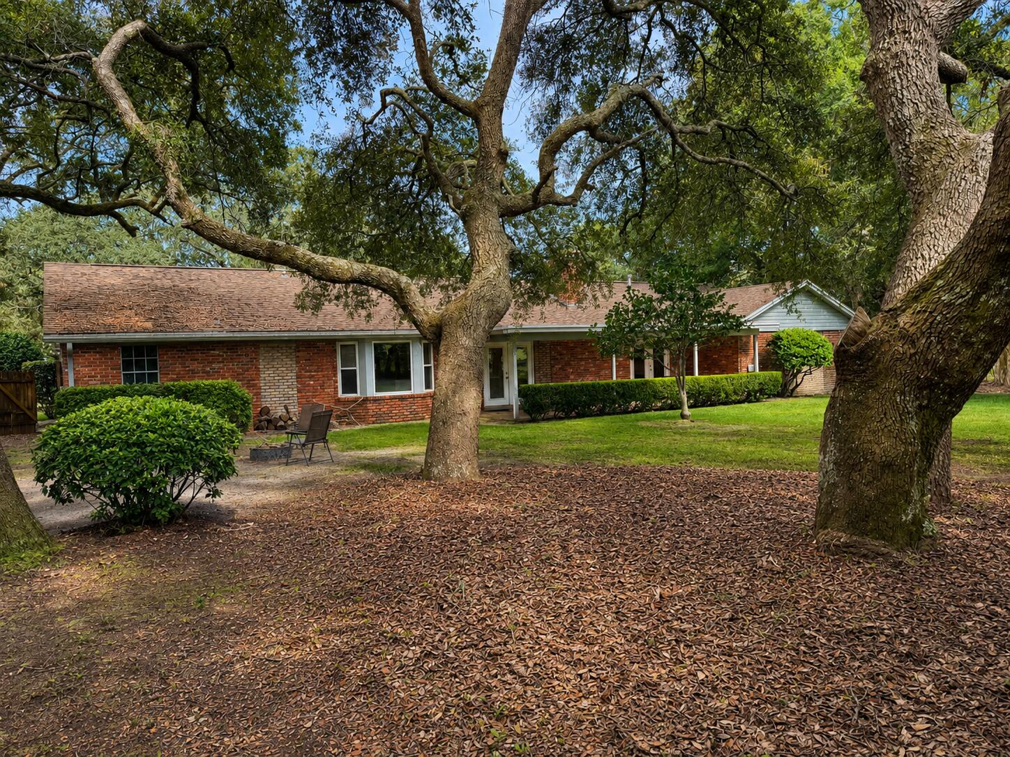 LAKE LORRAINE ESTATES - Residential Lease