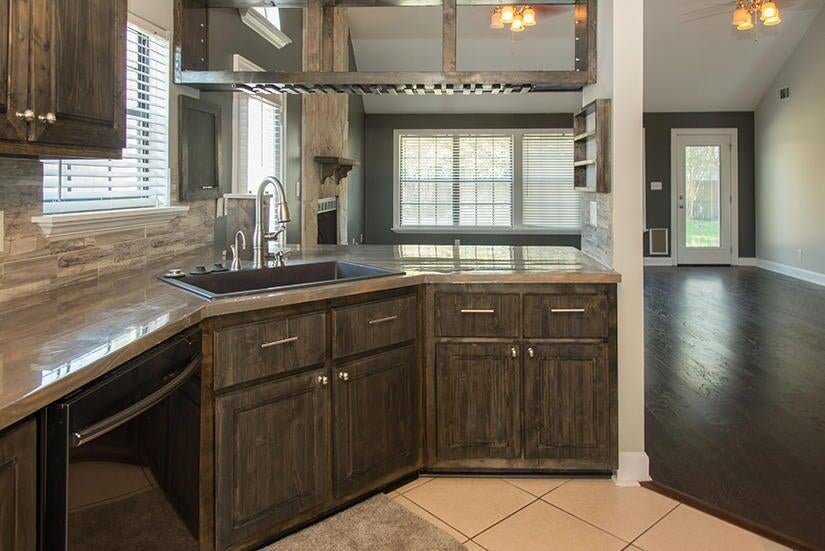 WINDMILL TERRACE - Residential Lease