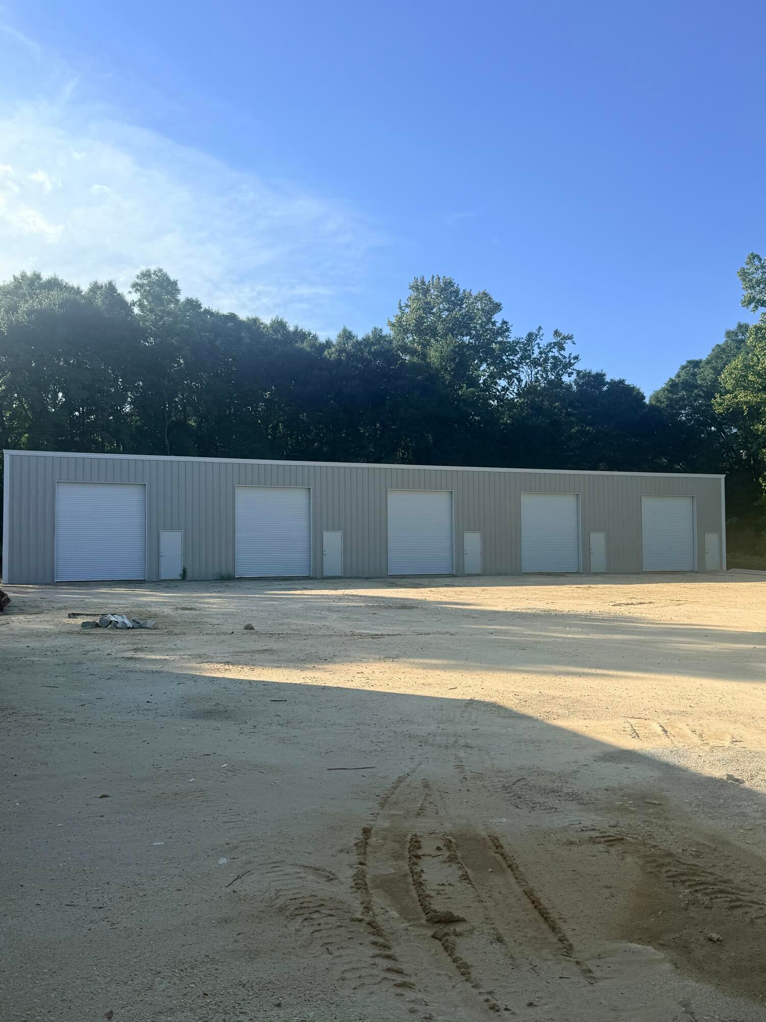 Brand New Industrial storage units and shops available and conveniently located in Defuniak Springs, FL. Just a quick ride to Destin, San Destin, Niceville, or Fort Walton Beach!  Rental amount is $2000 per month for a 12 month lease for a 25x50 unit or $3600 for a 50x50 unit! Units have 23 phase electrical available so power for your equipment will not be a problem! The units can be built out for the tenant by the owner or the tenant may do this. The unit is plumbed for a bathroom. Each unit has a 12x14 roll up door. The units accommodate road legal vehicles of 13'6' height.  Move in by Nov 1, 2026! The flooring is concrete. If you need a place to weld, this would be a great option! Units have 18 foot ceiling height. Tenant to verify all dimensions and information!