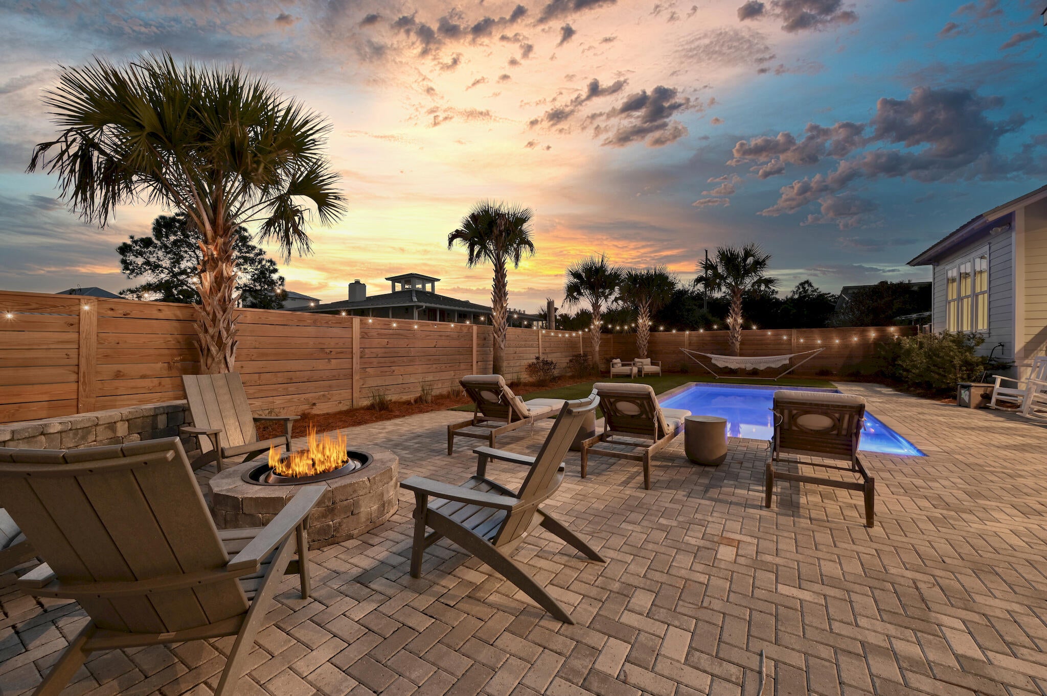 LOT 6 BLK A DUNE ALLEN 1ST ADDITION PB 2-78 OR 286-807 OR 3105-3105 OR 3243-242 - Residential
