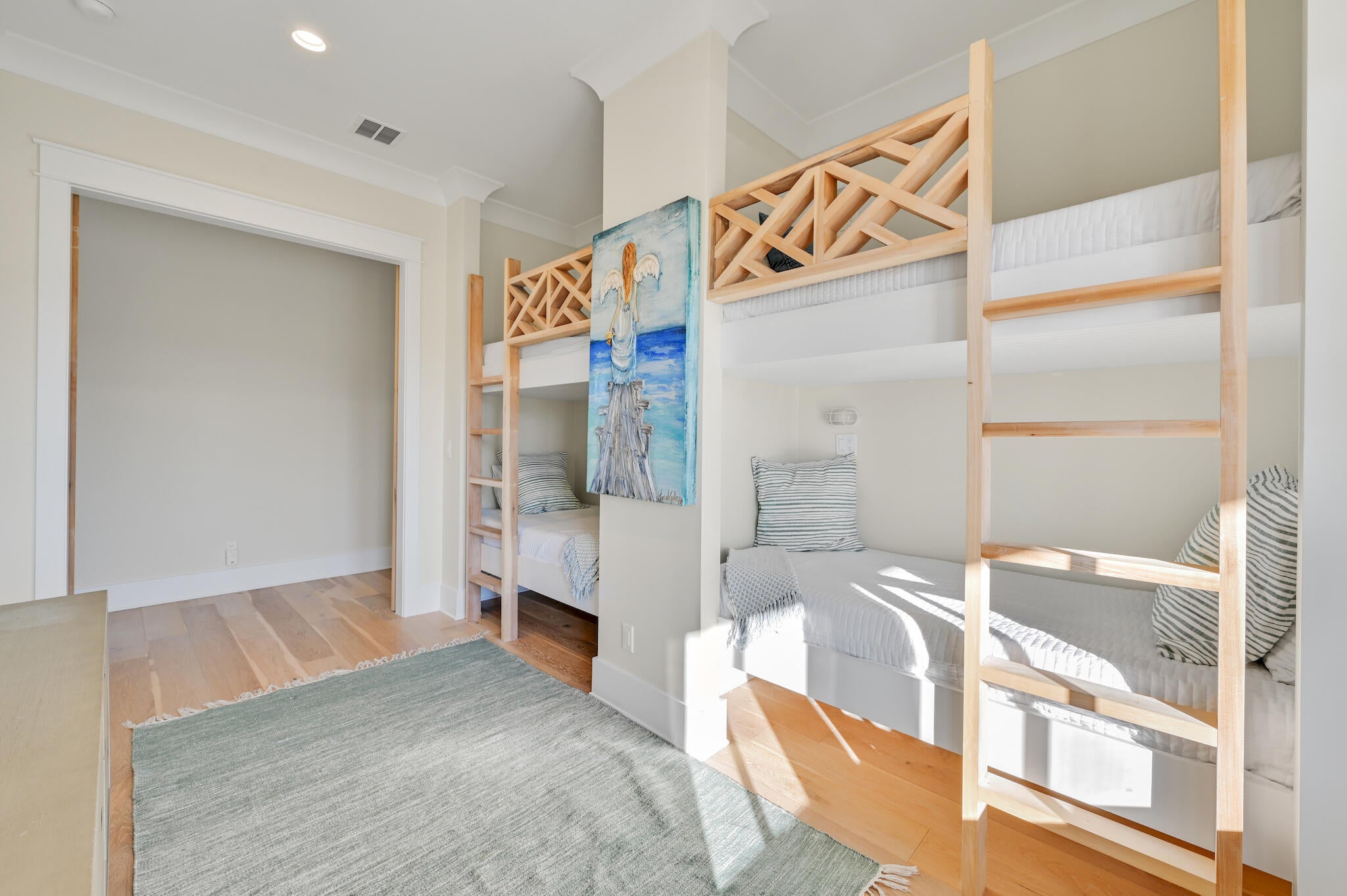 LOT 6 BLK A DUNE ALLEN 1ST ADDITION PB 2-78 OR 286-807 OR 3105-3105 OR 3243-242 - Residential