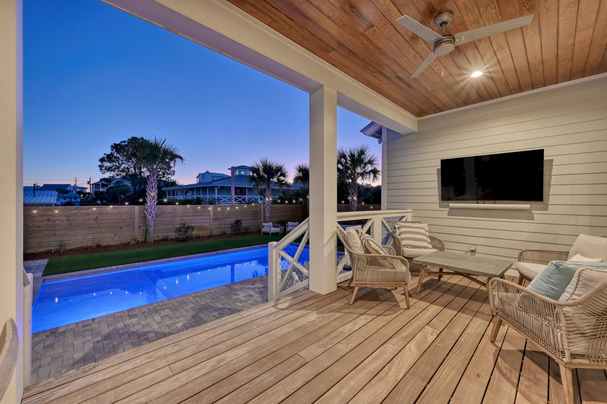 LOT 6 BLK A DUNE ALLEN 1ST ADDITION PB 2-78 OR 286-807 OR 3105-3105 OR 3243-242 - Residential