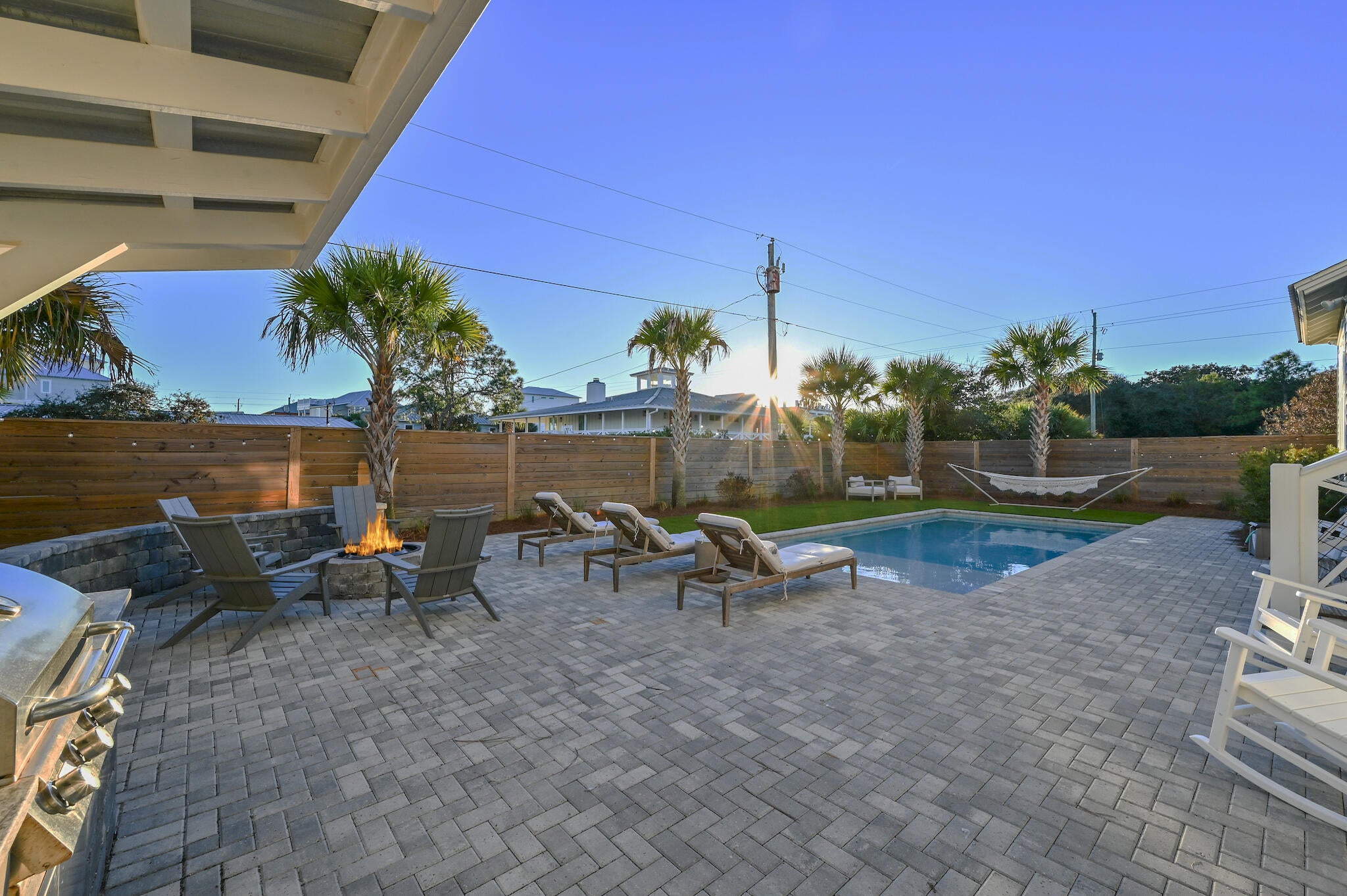 LOT 6 BLK A DUNE ALLEN 1ST ADDITION PB 2-78 OR 286-807 OR 3105-3105 OR 3243-242 - Residential