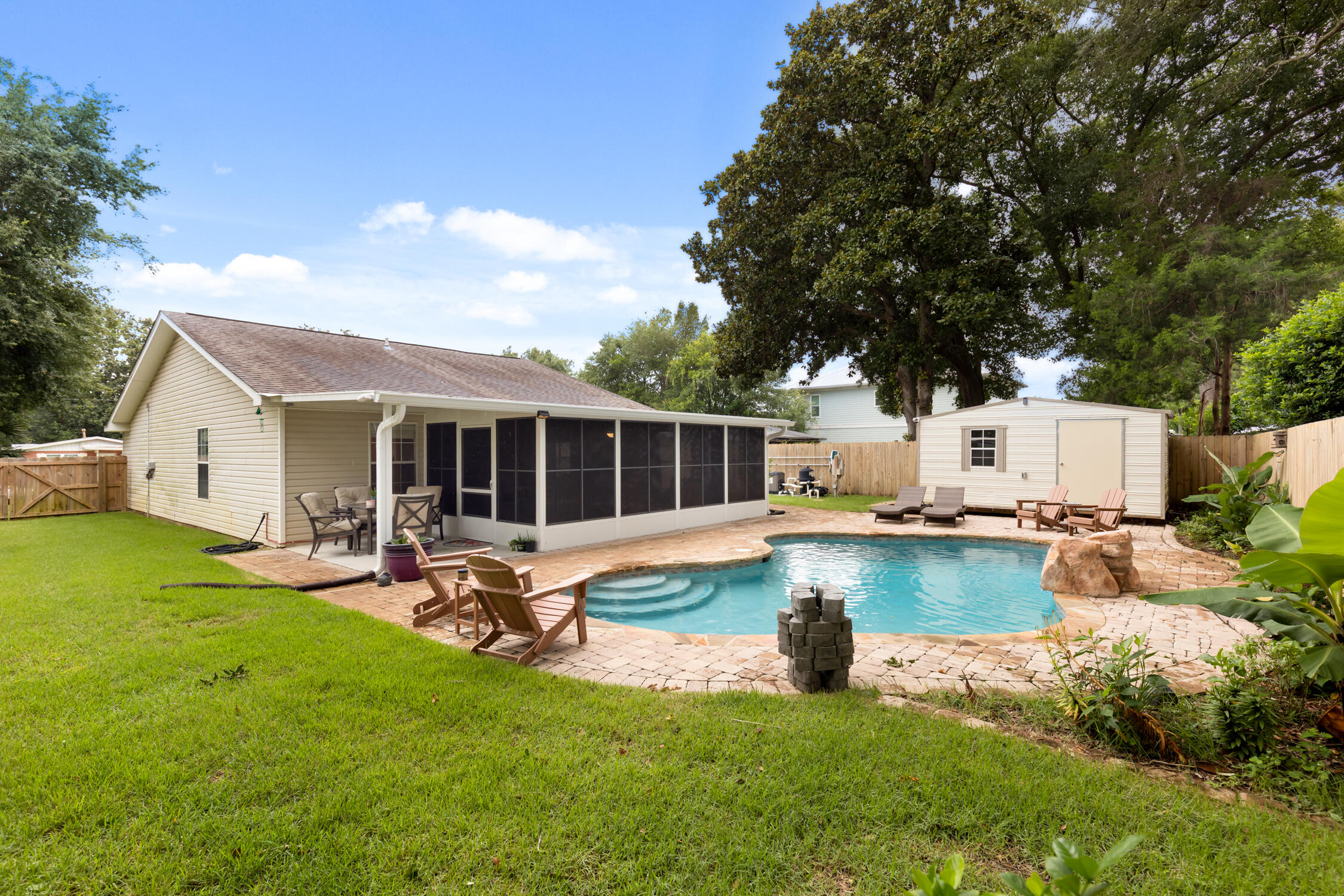 GARNIERS BEACH 6TH - Residential