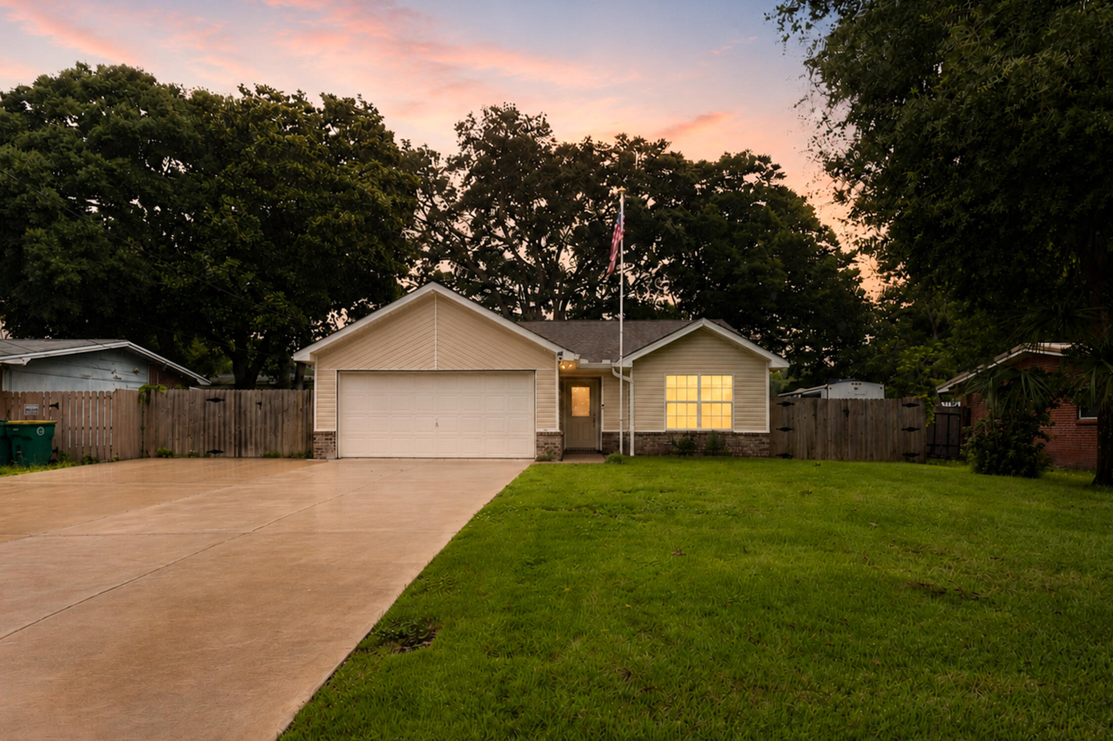 GARNIERS BEACH 6TH - Residential