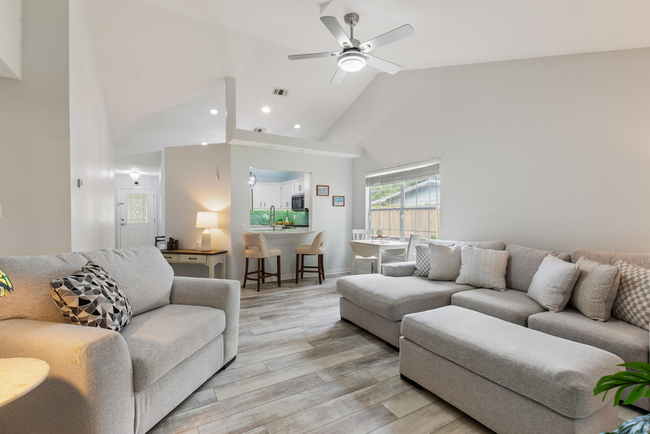 GARNIERS BEACH 6TH - Residential