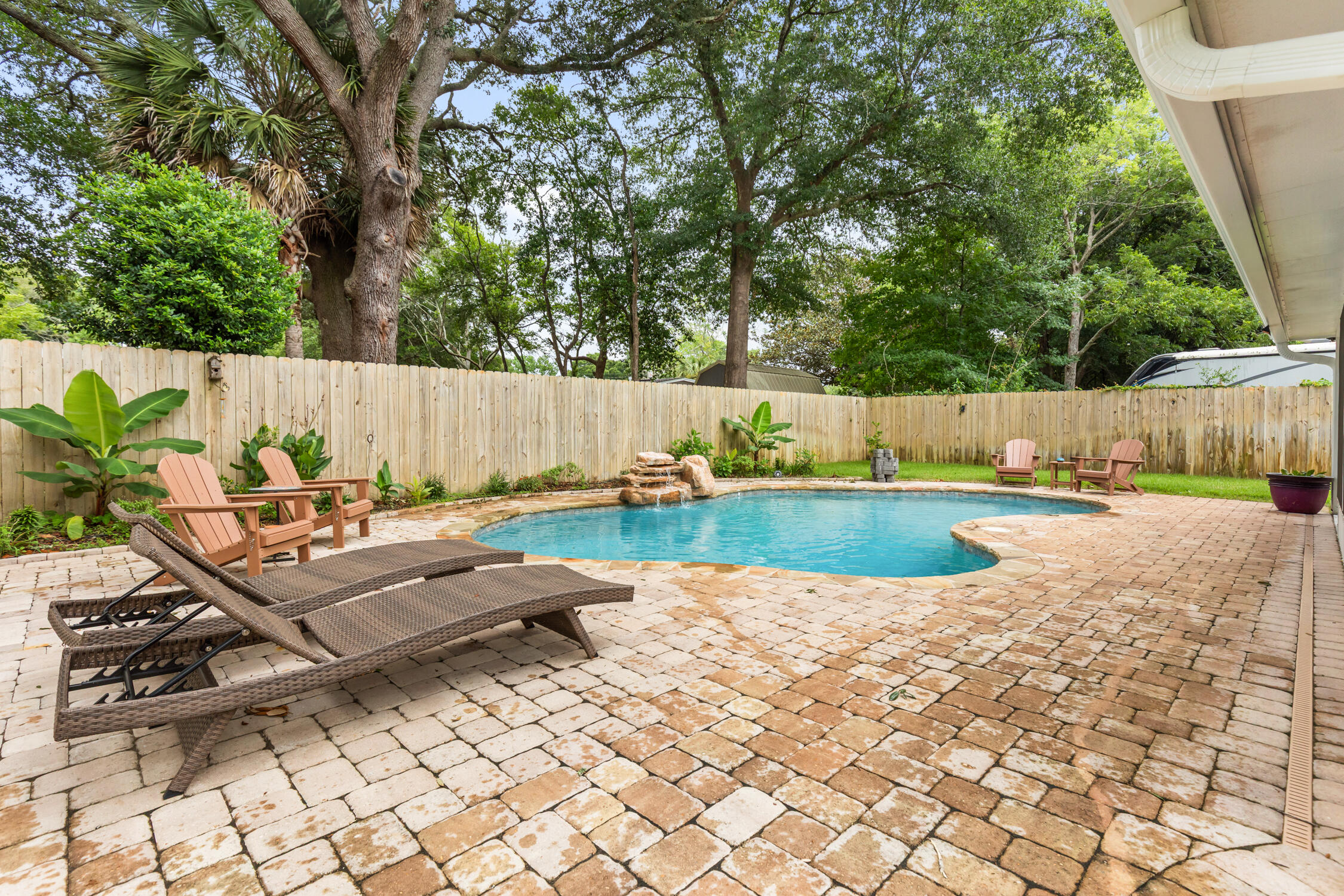 GARNIERS BEACH 6TH - Residential
