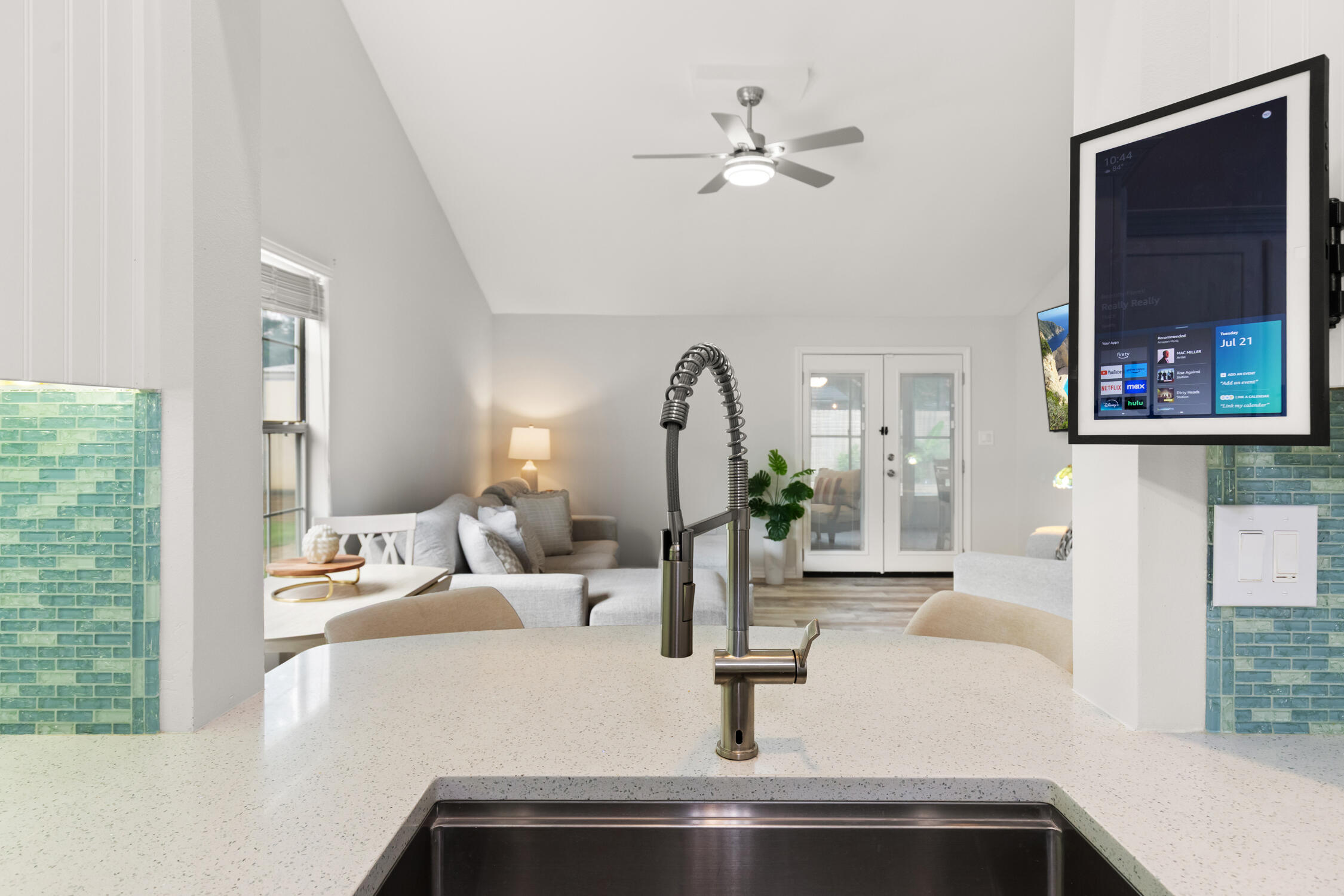 GARNIERS BEACH 6TH - Residential