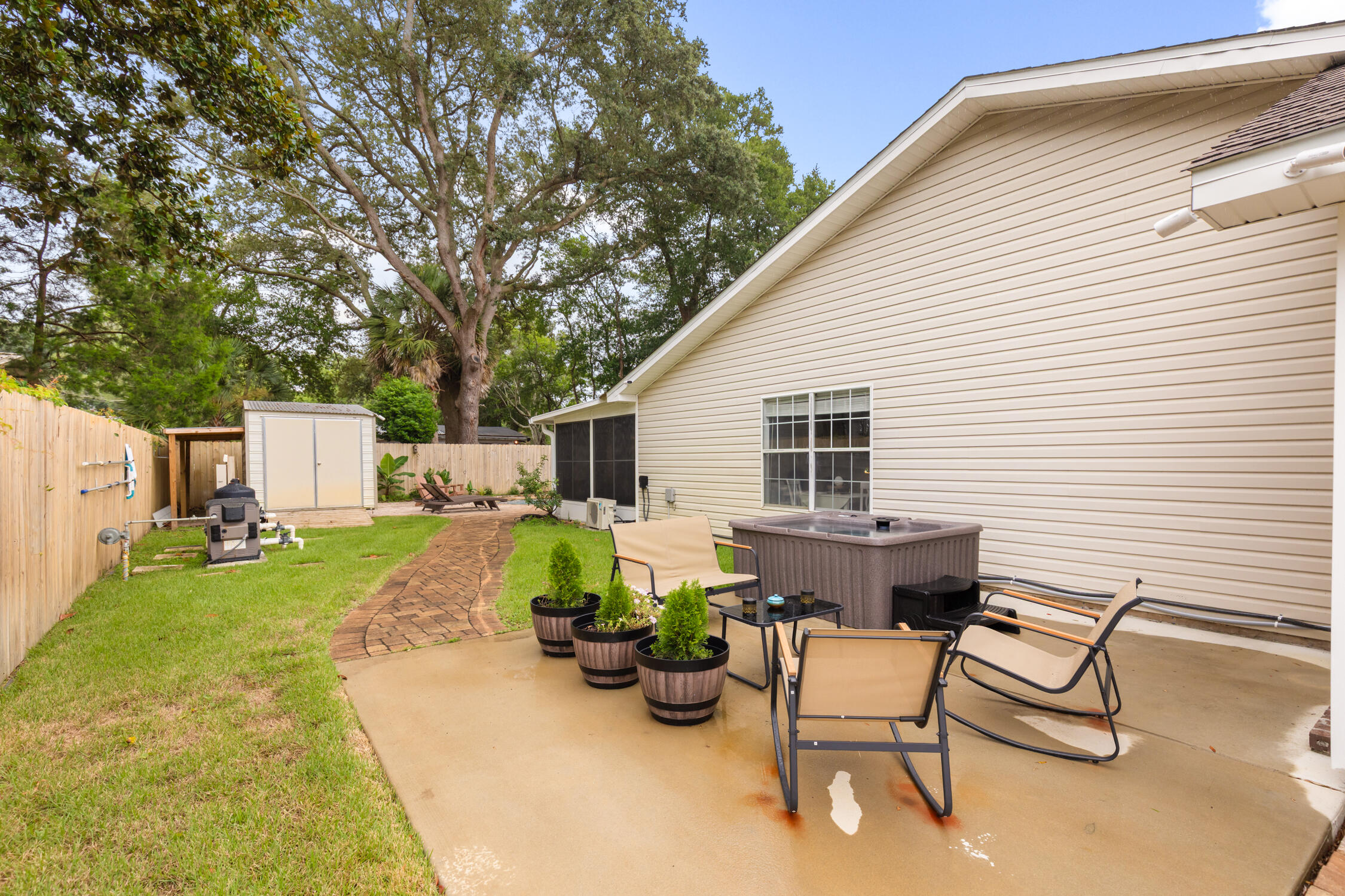 GARNIERS BEACH 6TH - Residential