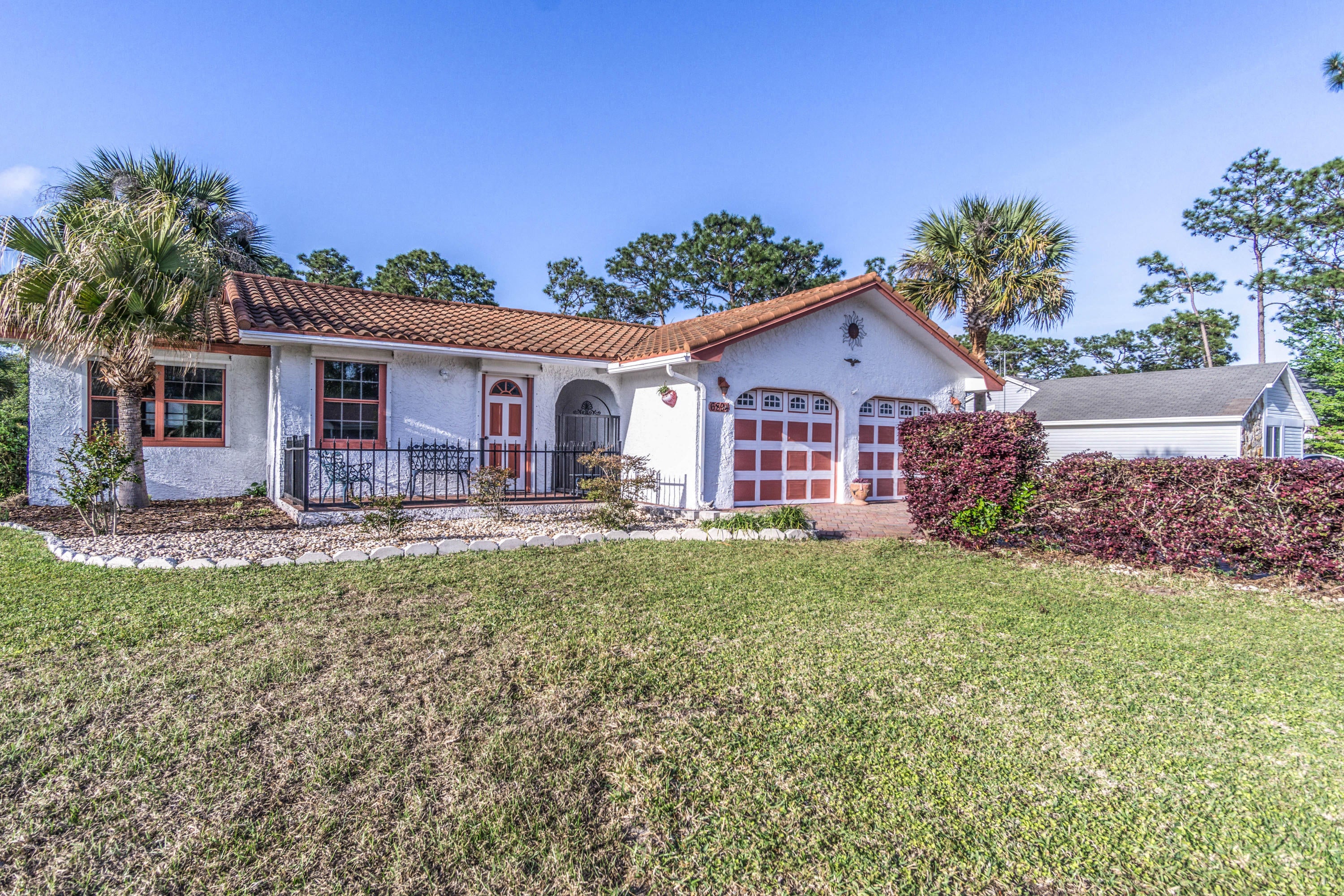 HOLLEY BY THE SEA - Residential